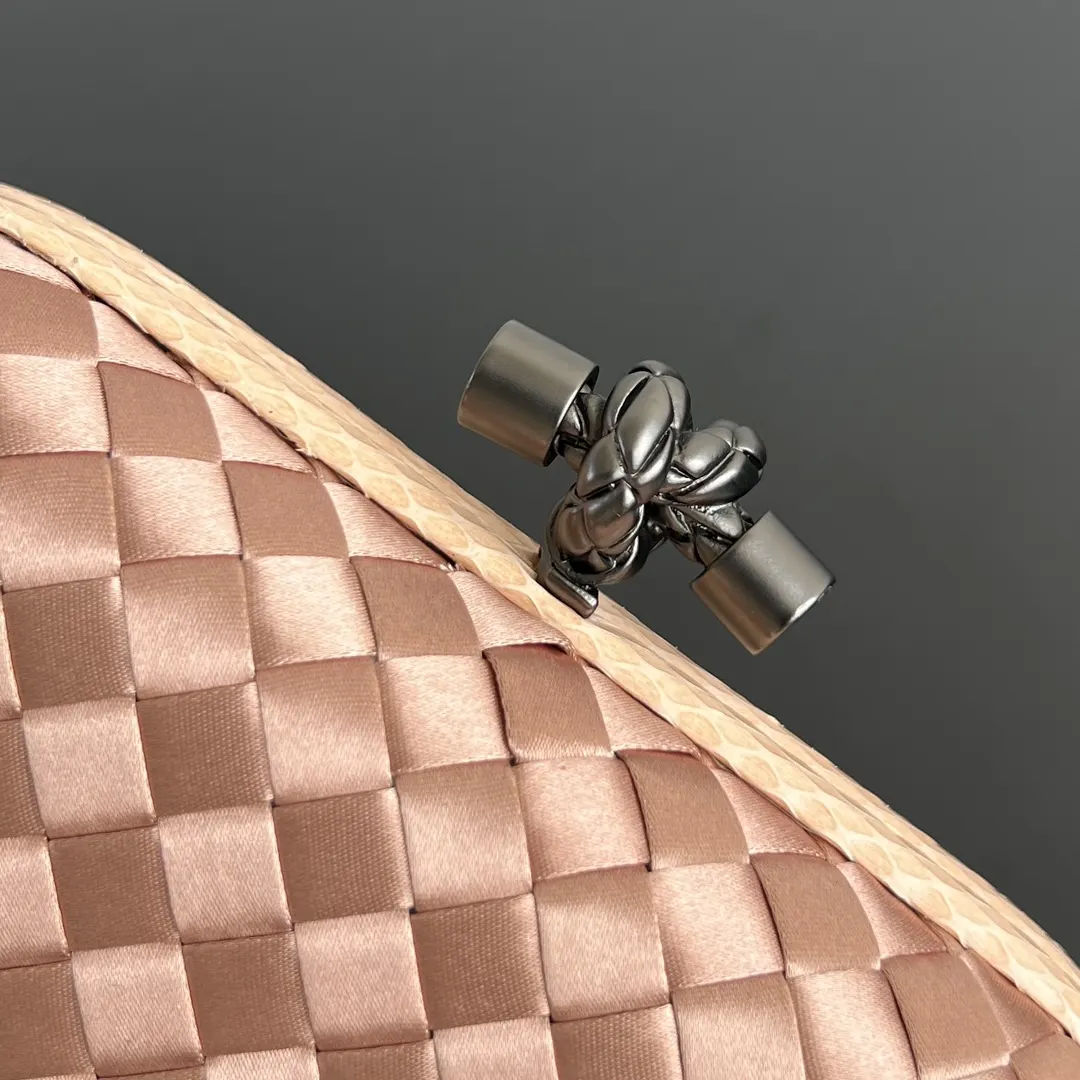 Bottega Veneta 化妝包 便携收納款