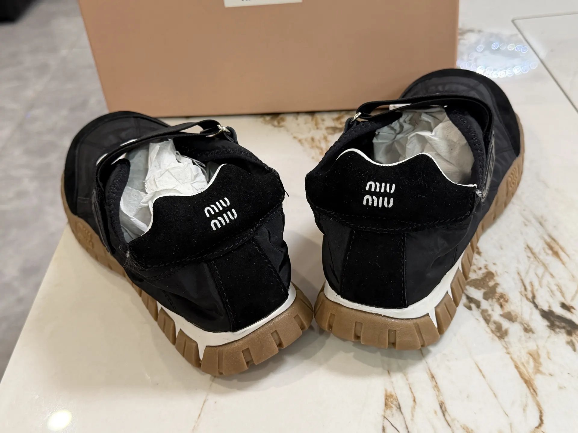 Miu Miu 平底鞋 通勤约会款