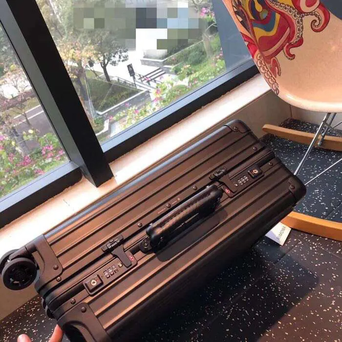黑色 銀色 出品 行李箱 旅行拉杆款 輕便出行款