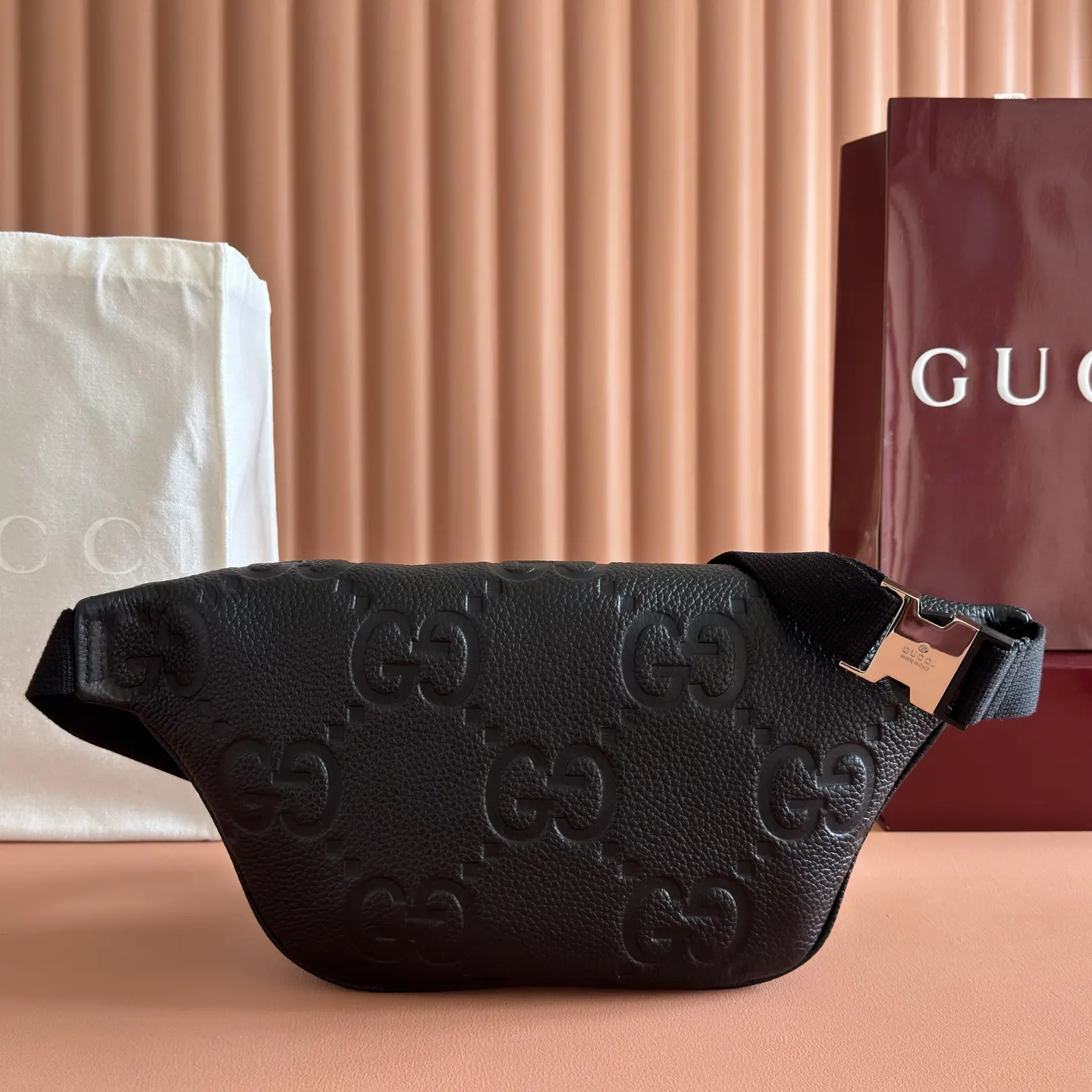 Gucci 黑色 橙色 皮革 斜挎包 轻便斜挎款