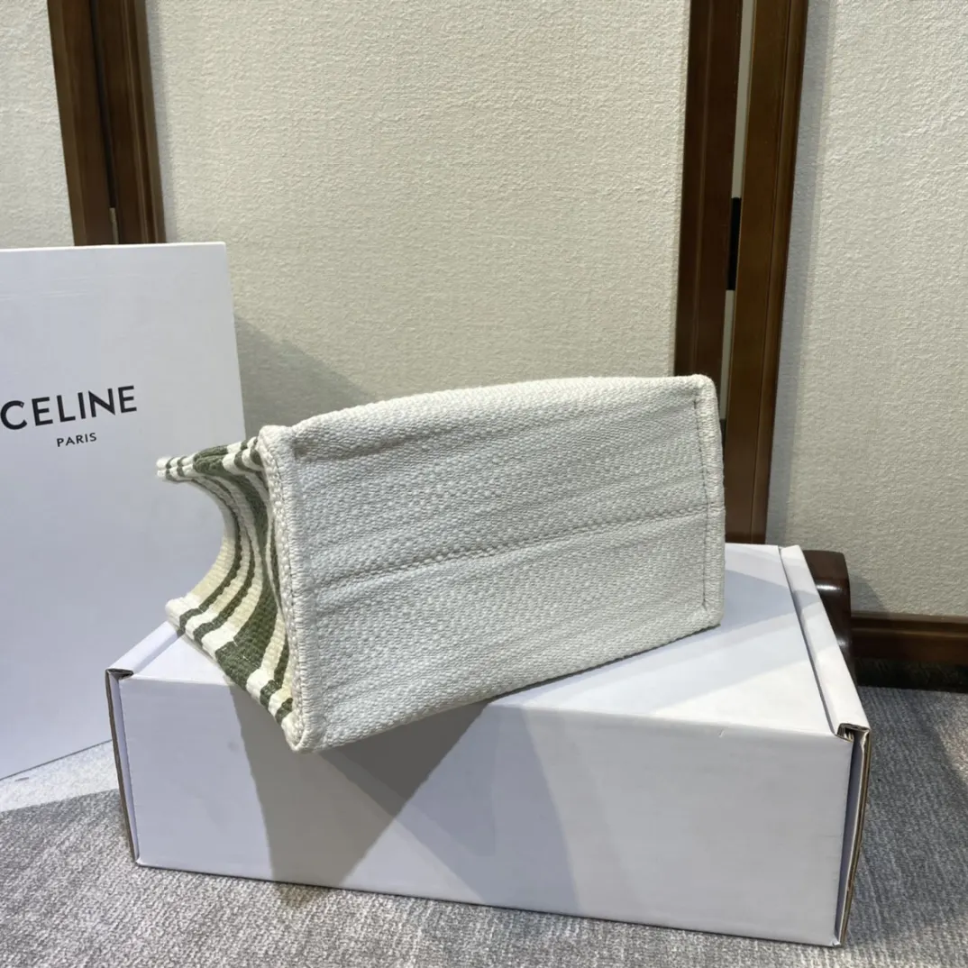 Celine Triomphe 黑色 牛皮 托特包 大容量托特款(數字2) Celine Triomphe 黑色 牛皮 托特包 大容量托特款(數字2)