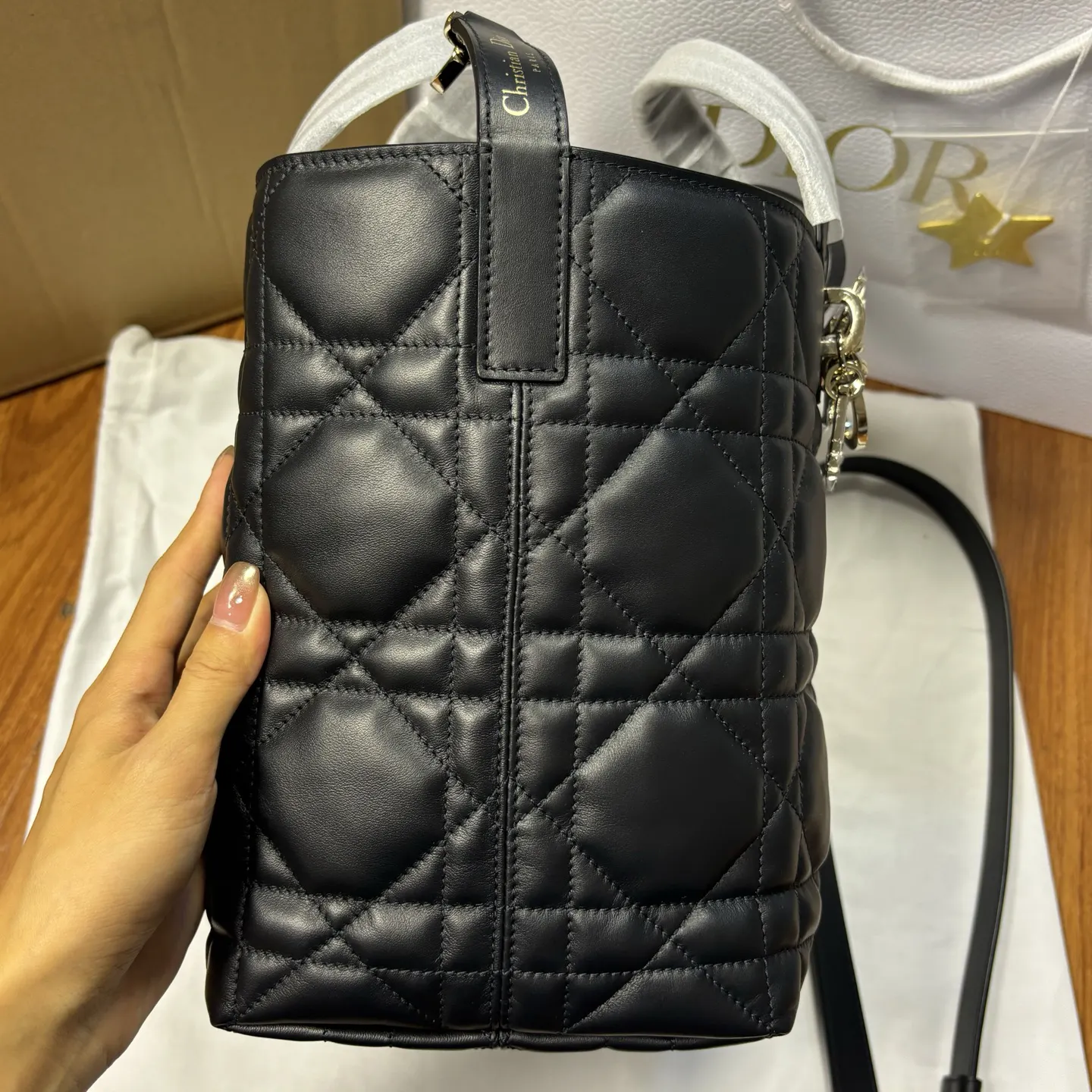 Dior 黑色 牛皮 中号 Toujours 竖版手袋 黑色牛皮革超大藤格 托特包 大容量托特款