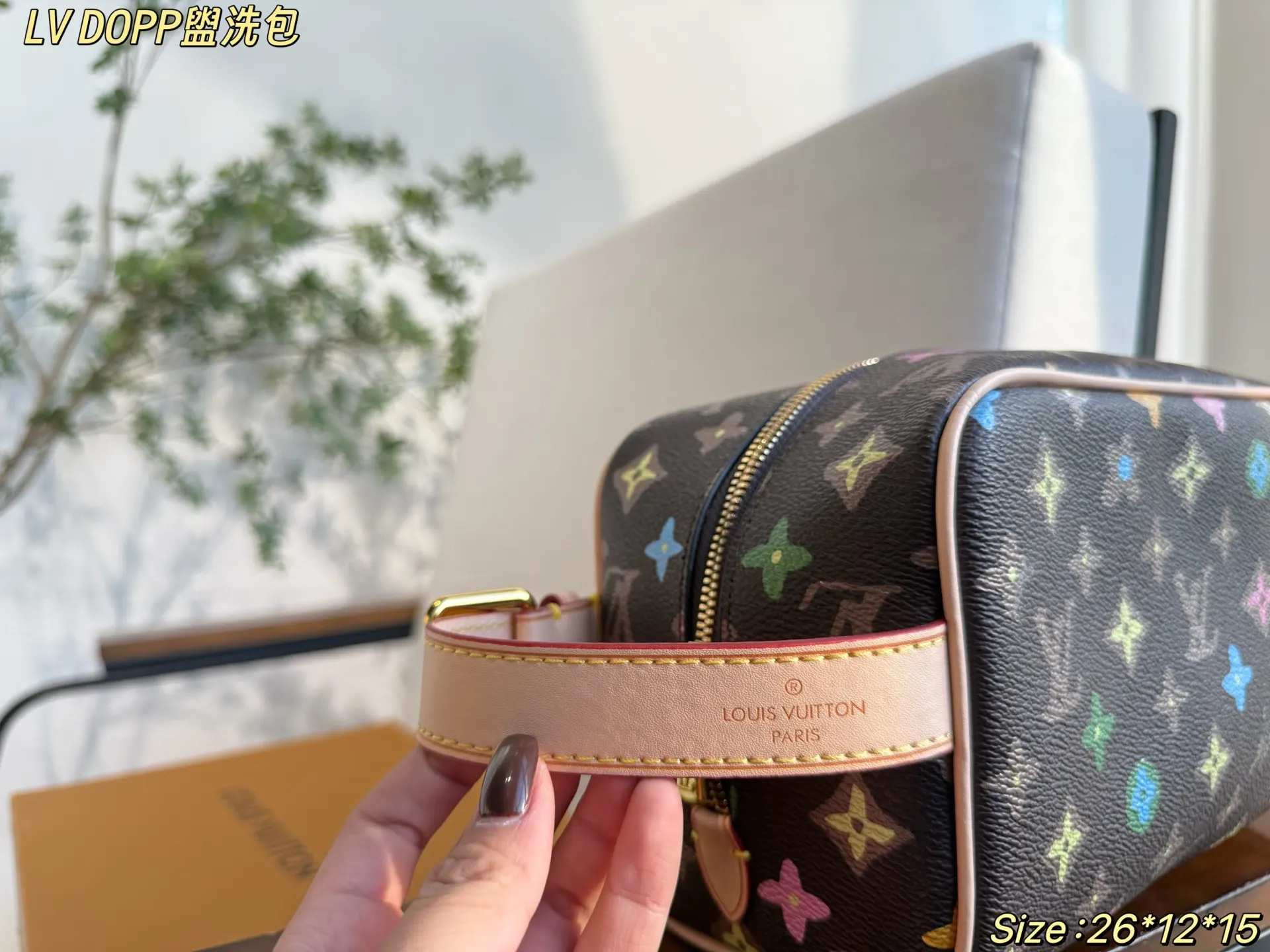 包 包洗漱包 又出一 收納 同样也是容量惊人 化妝包 便携收納款