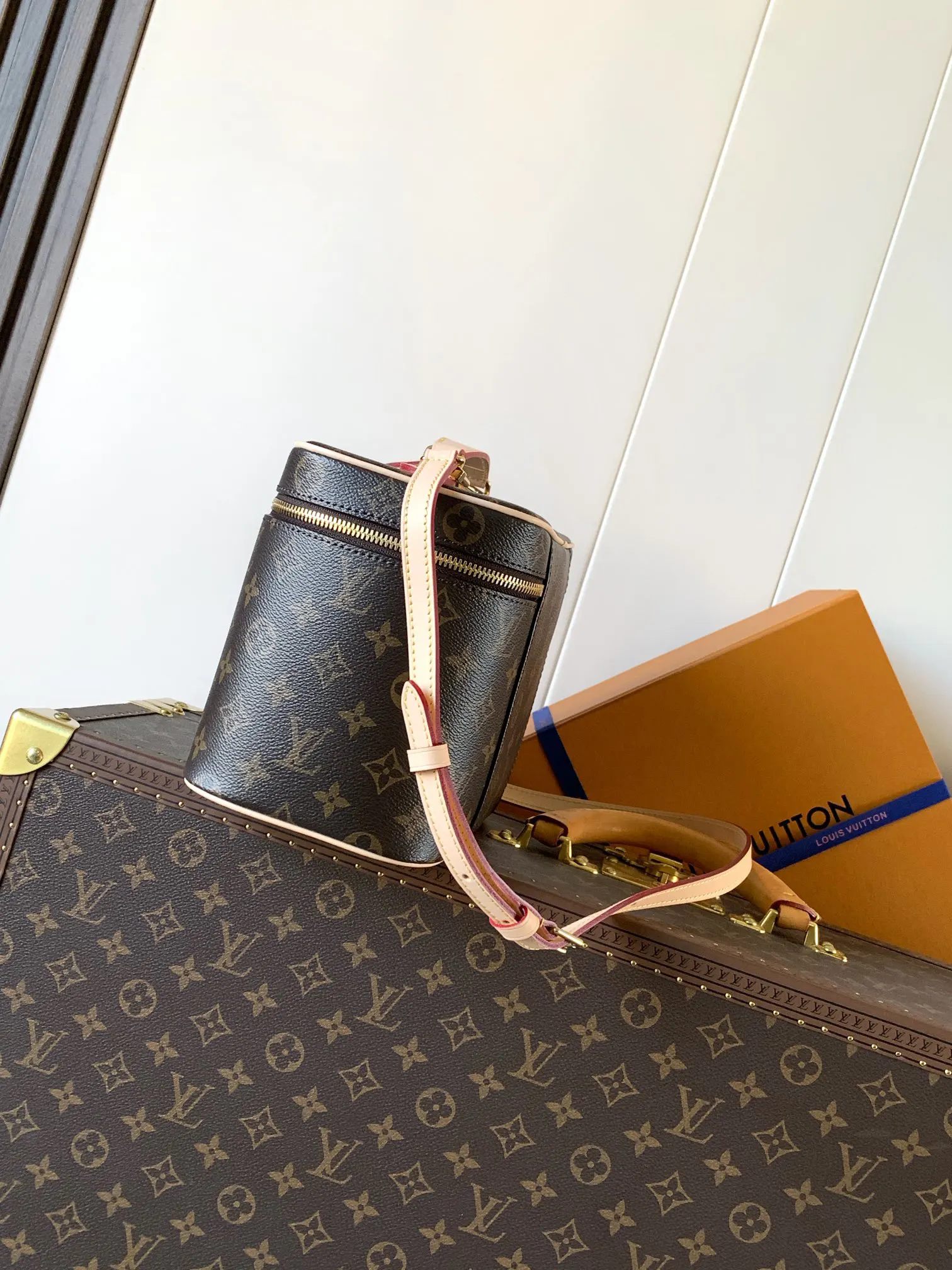 LV blue green color scheme handbag Image 2 LV blue green color scheme handbag Image 2