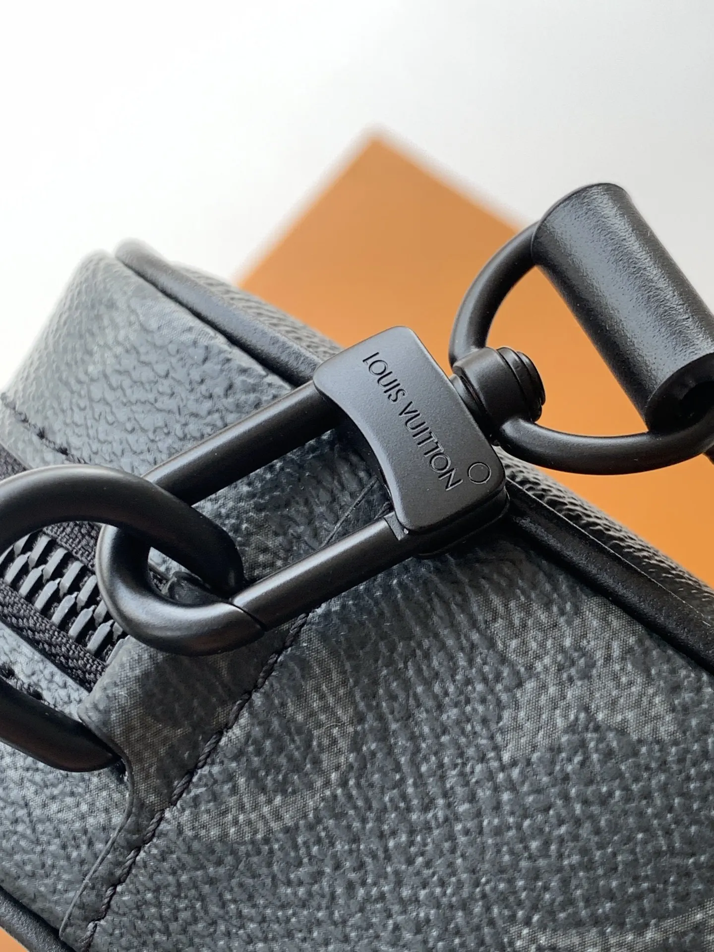 LV 黑色压纹邮差包 单肩斜挎款 复古款｜ORBUYBAG 岚奢包高端时尚精品