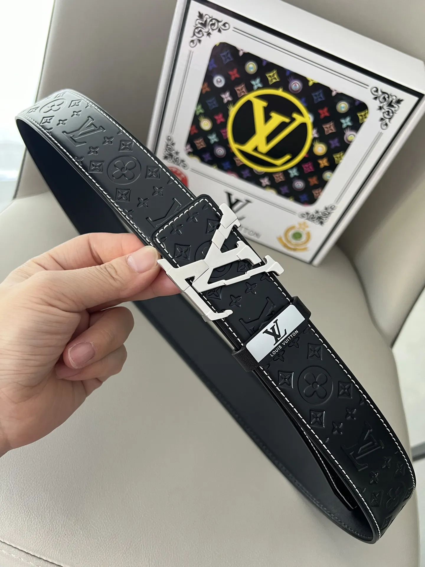 LV Double Sided Belt, Business Casual Image 4 LV Double Sided Belt, Business Casual Image 4