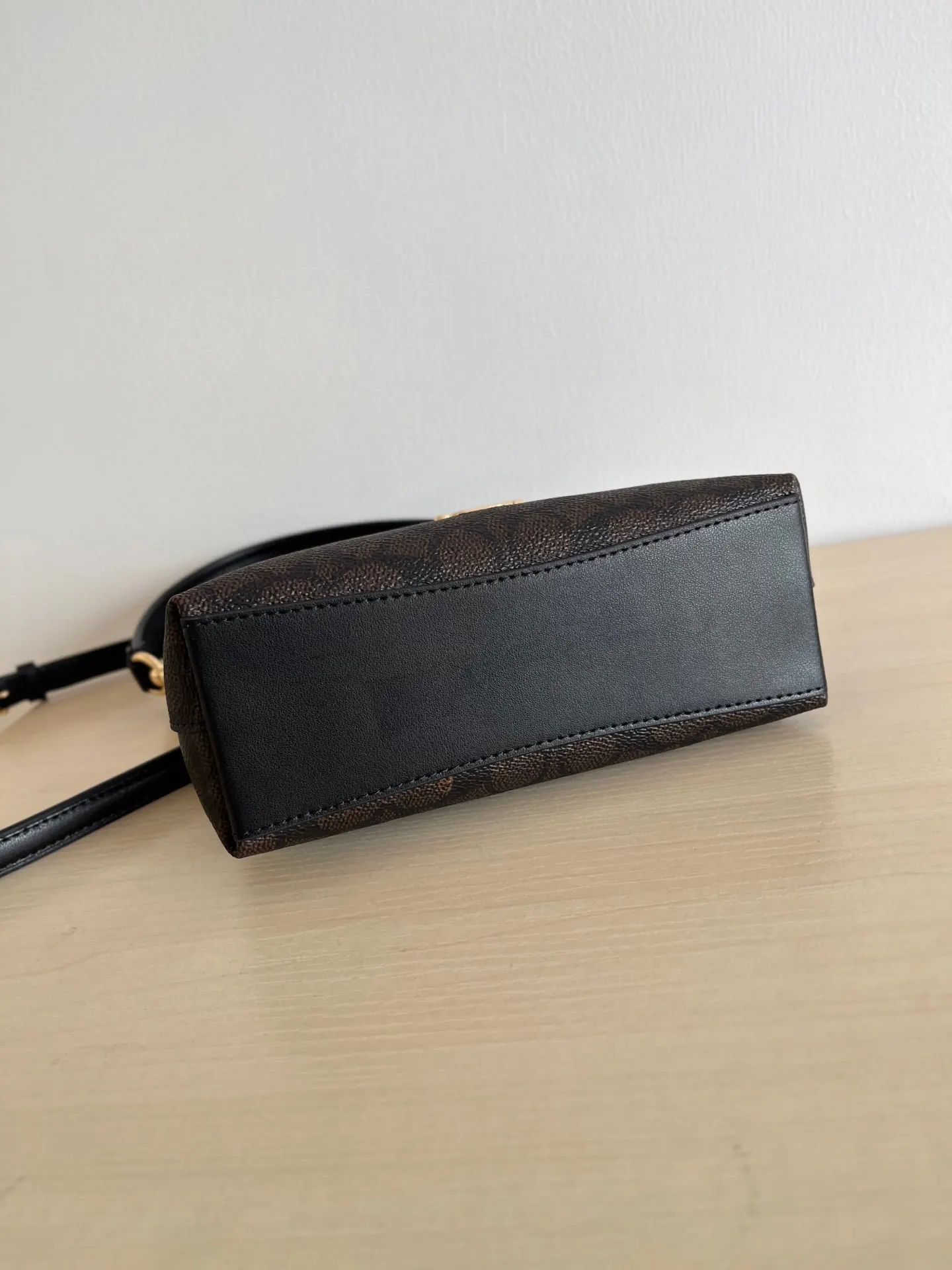 Coach Mini laurel系列流浪包 斜背包 輕便斜挎款