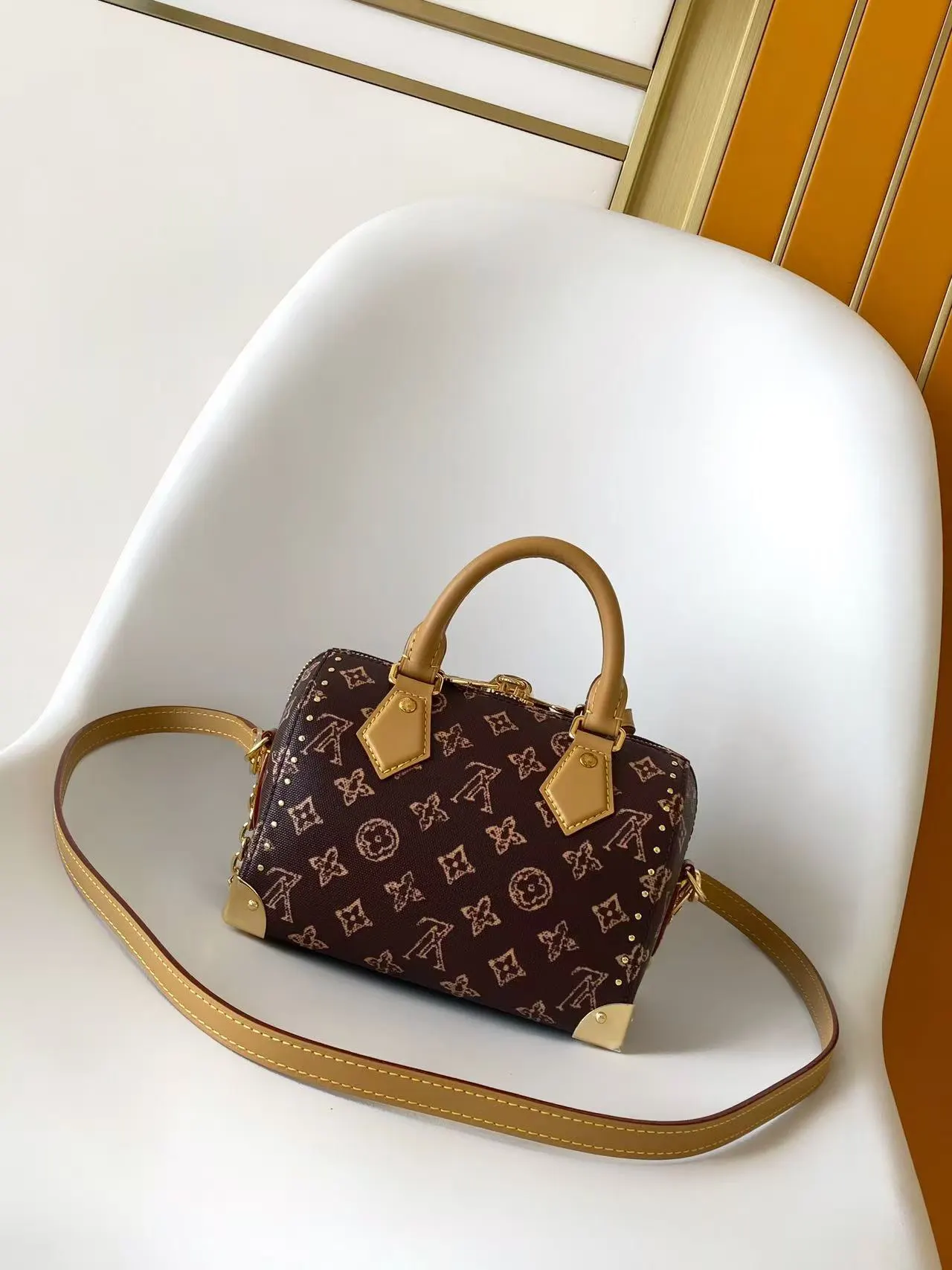 Louis Vuitton Chain Bag Leather