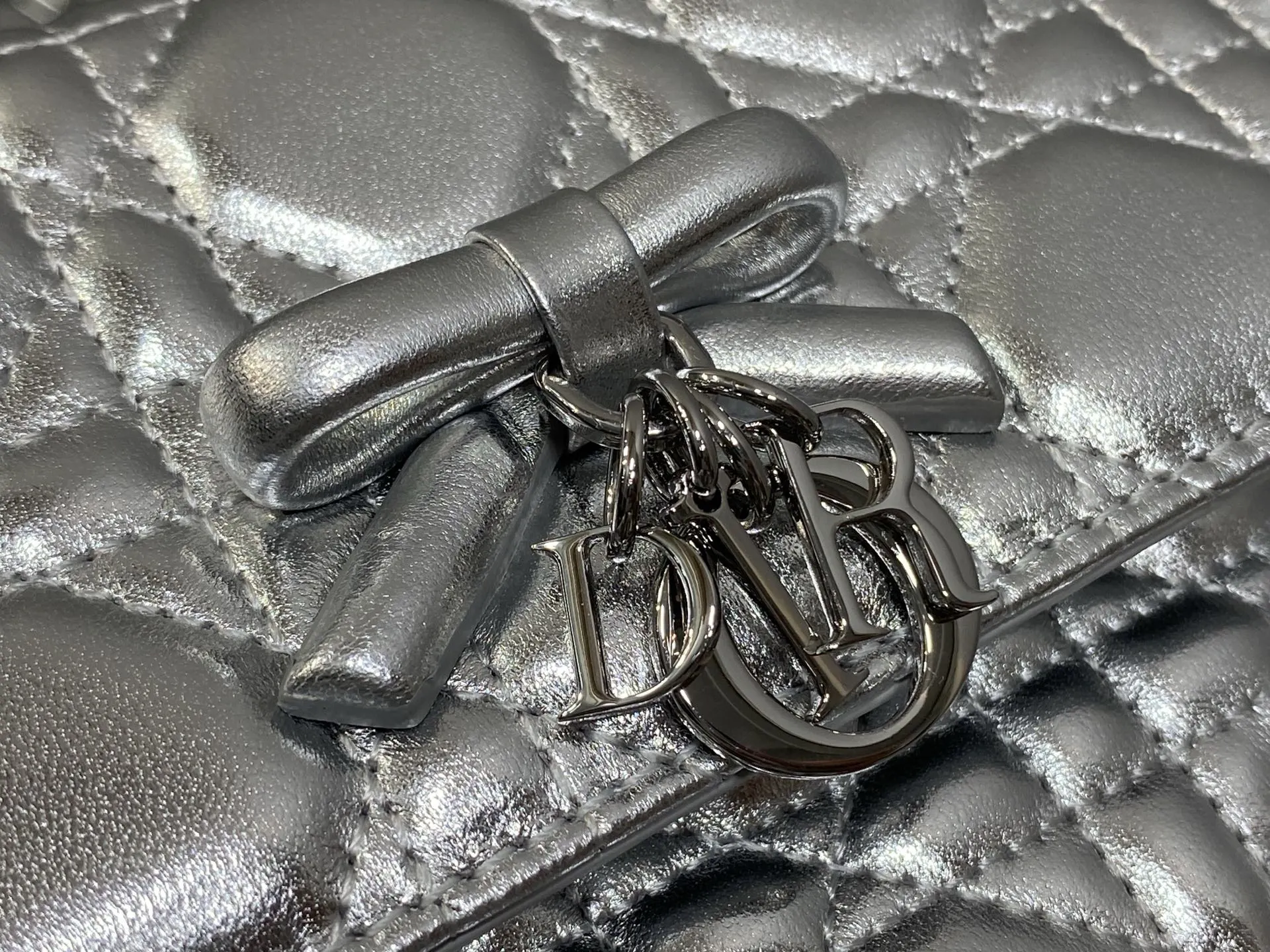 Dior 银色羊皮手拿包 晚宴手拿 复古