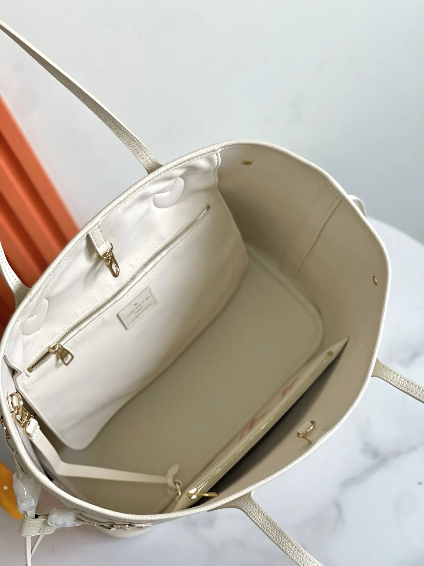 LV Neverfull Mo手拿包 精致手拿款
