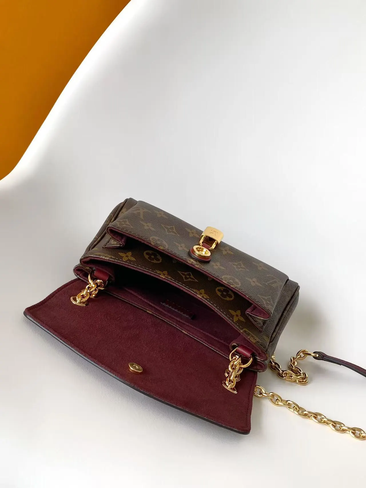 LV 黑色 棕色 帆布 鏈條包 精致鏈條款(數字9) LV 黑色 棕色 帆布 鏈條包 精致鏈條款(數字9)
