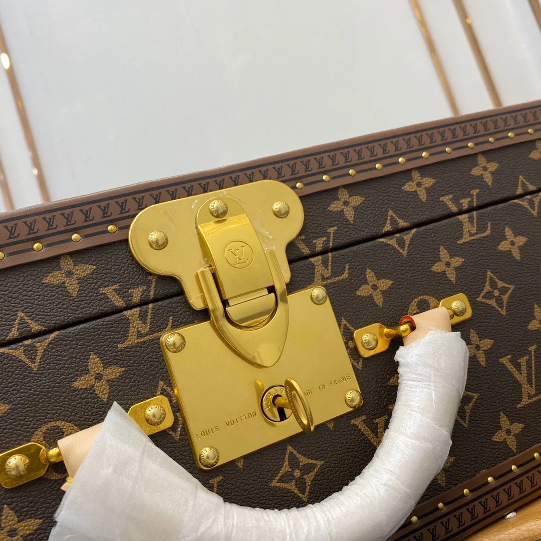 LV 金色 帆布 BISTEN 硬箱 借鉴了 Alzer行李箱的 旅行拉杆款 輕便出行款