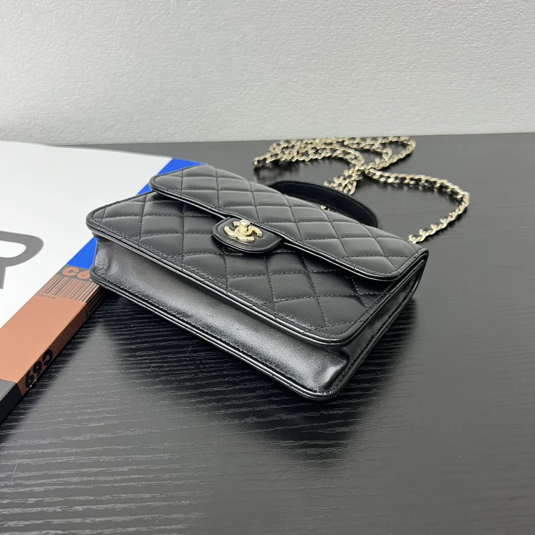 CHANEL 黑色小牛皮菱格链条包 手提款