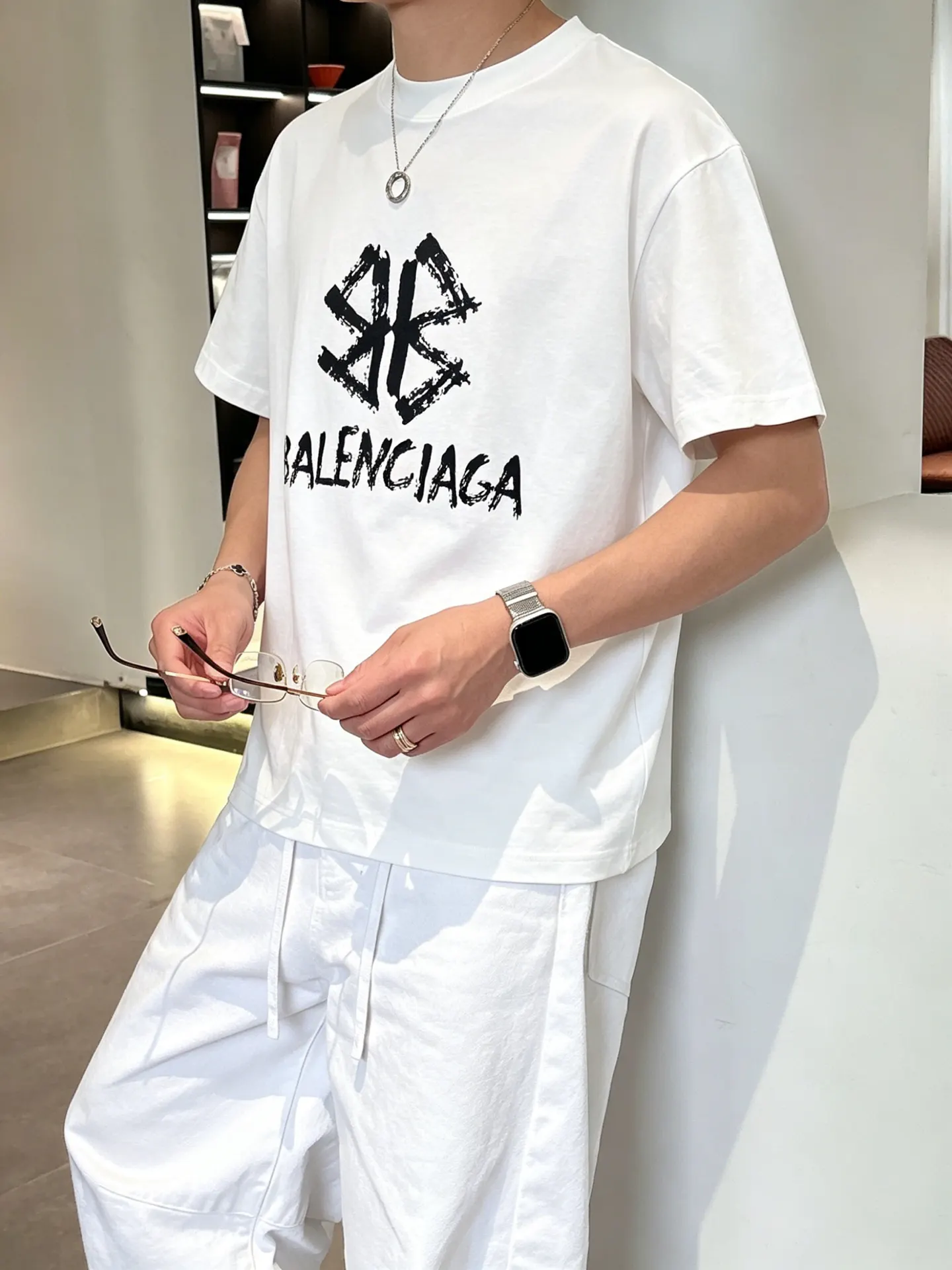 Balenciaga 黑白 純棉 Logo 短袖T恤(數字4) Balenciaga 黑白 純棉 Logo 短袖T恤(數字4)