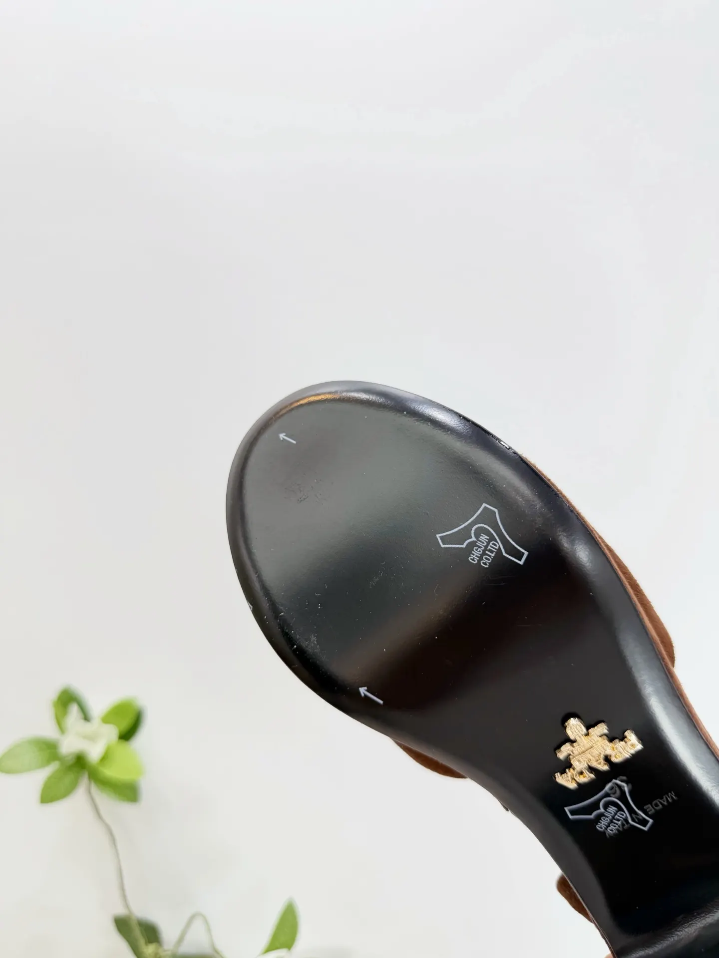 Prada 羊皮 休闲鞋 舒适