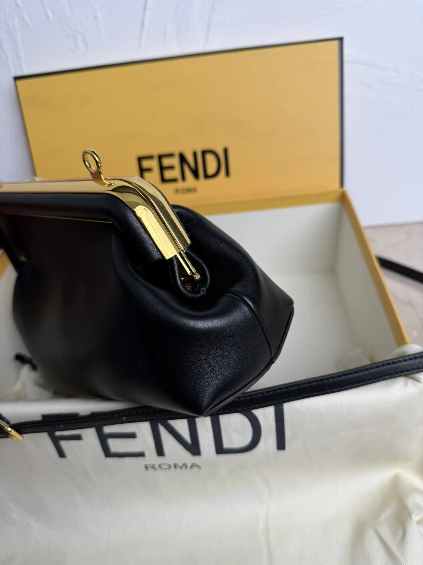 Fendi 粉色 金色 羊皮 手拿包 精致手拿款