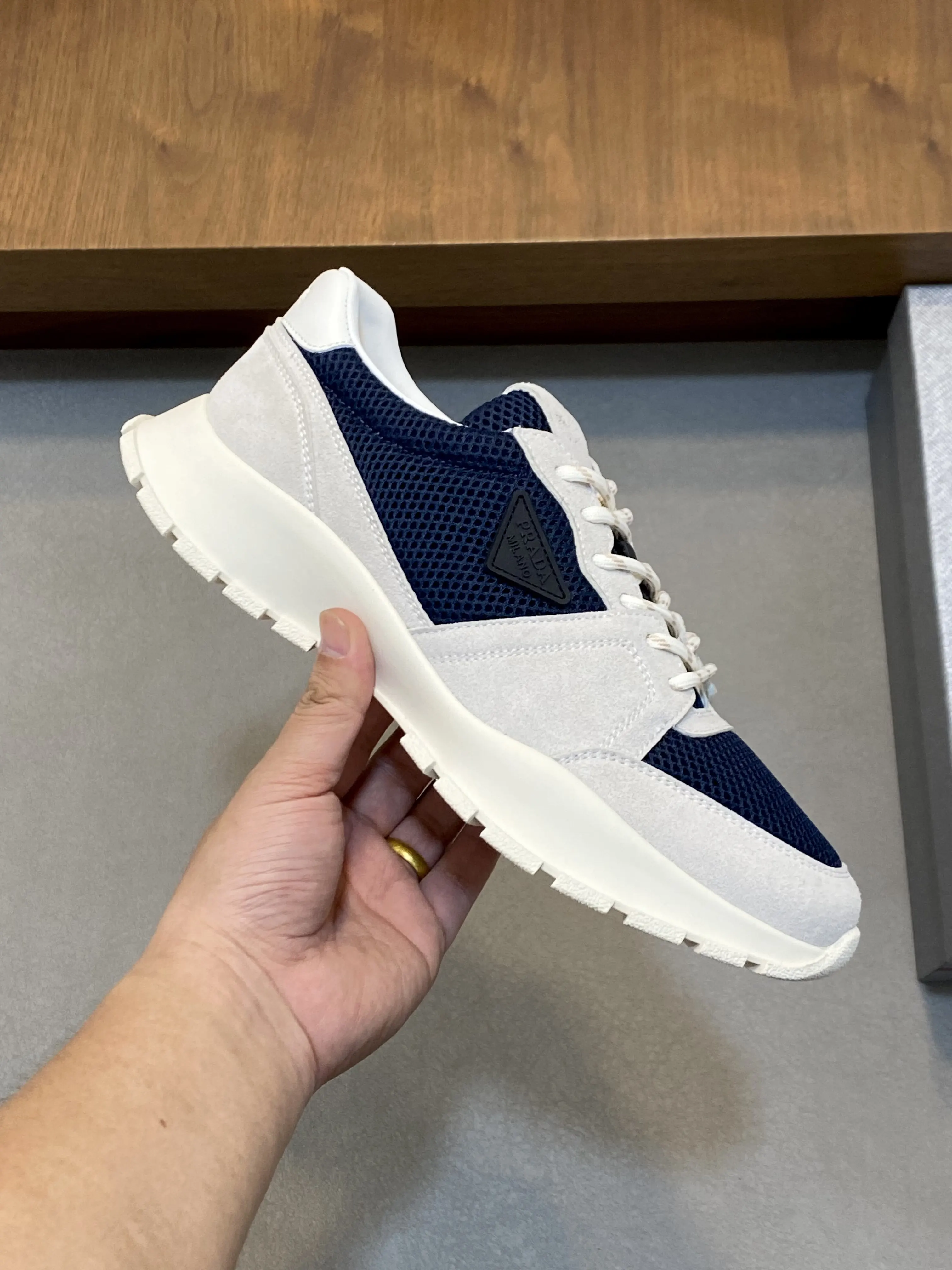 Prada 皮革 印花 运动鞋