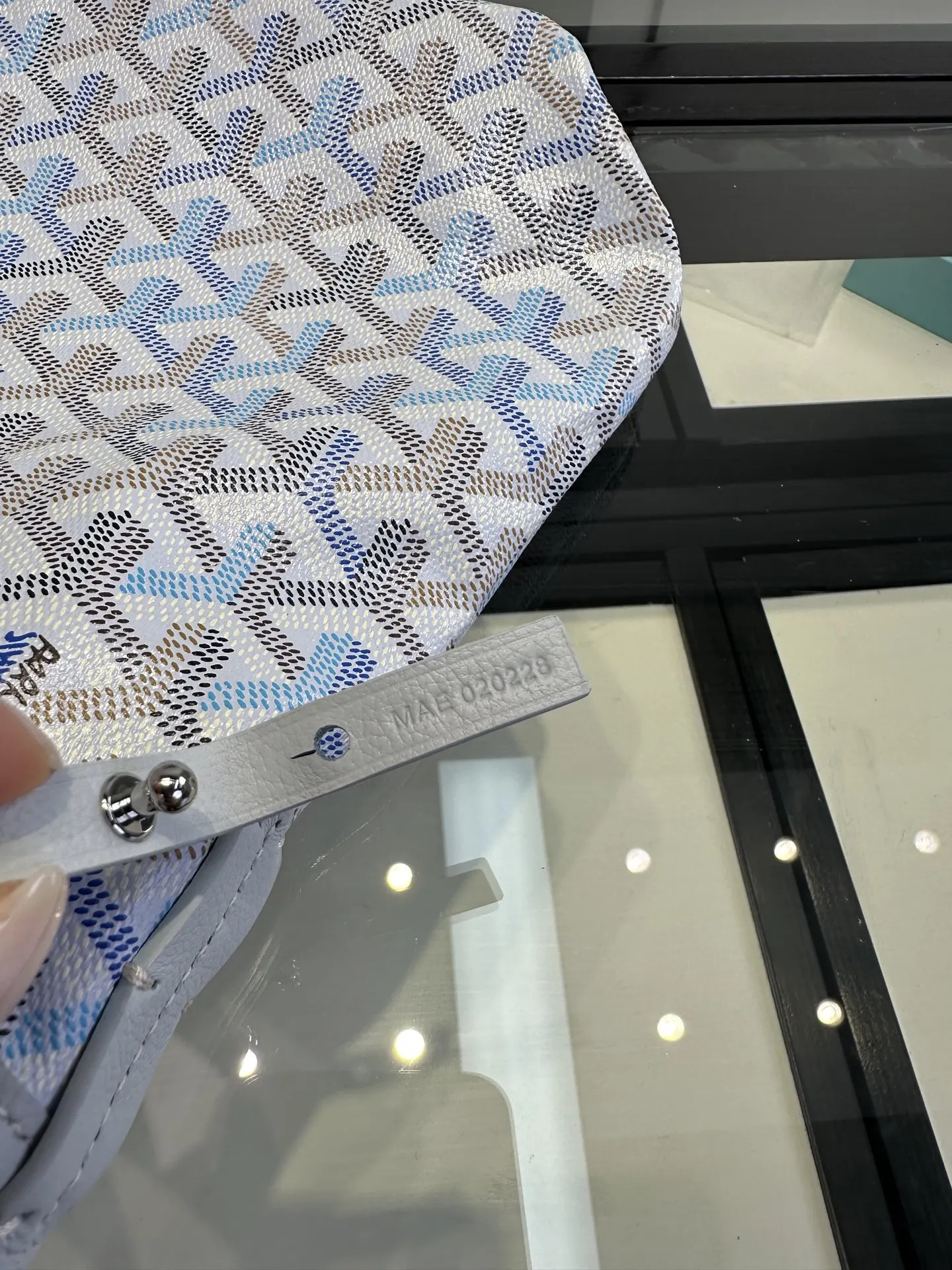 Goyard Hobo 戈雅 迷你hobo 腋下包 极地藍 四季炫彩 托特包 大容量托特款(數字9) Goyard Hobo 戈雅 迷你hobo 腋下包 极地藍 四季炫彩 托特包 大容量托特款(數字9)