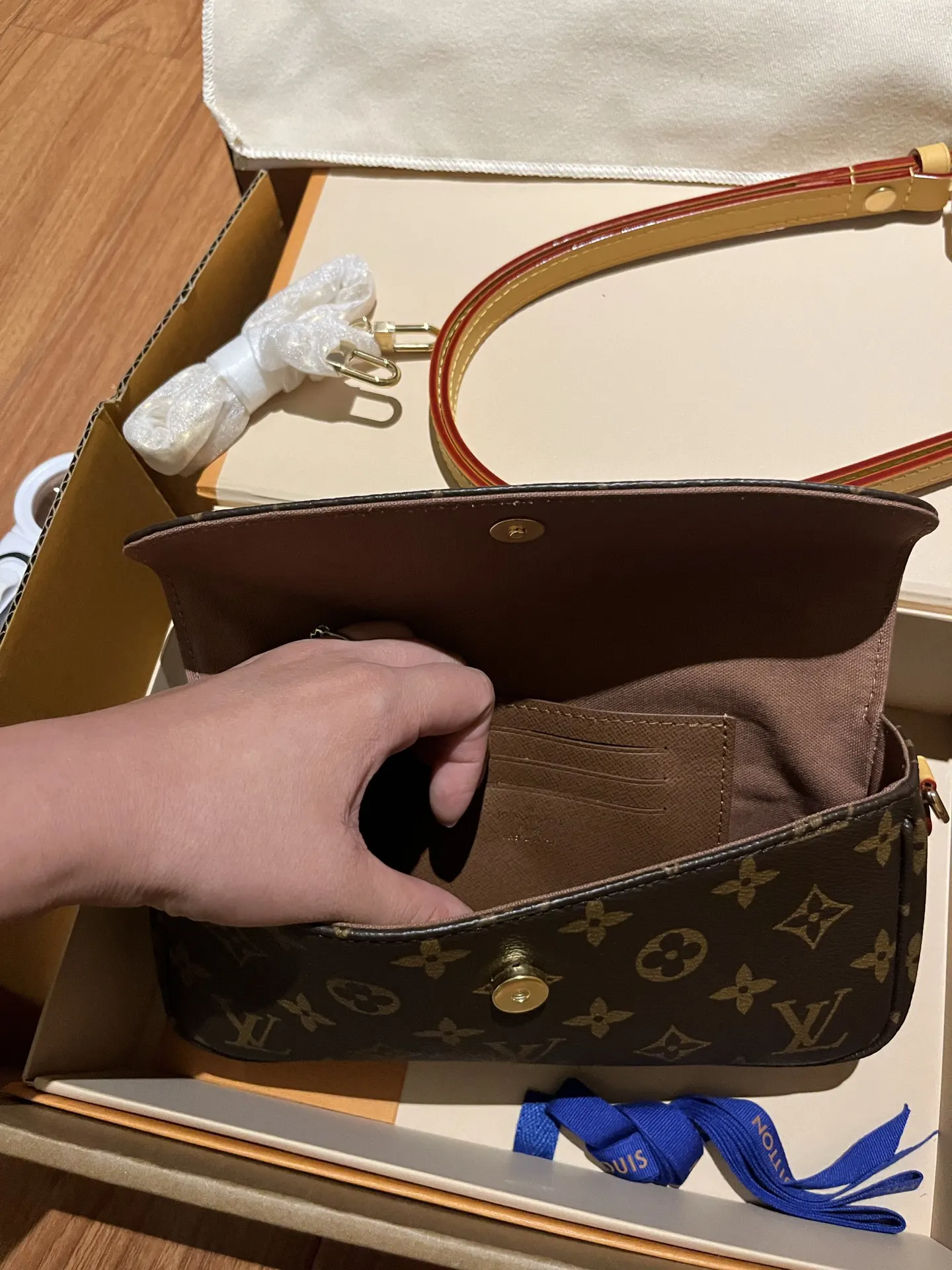 Hobo Shoulder Bag Vintage