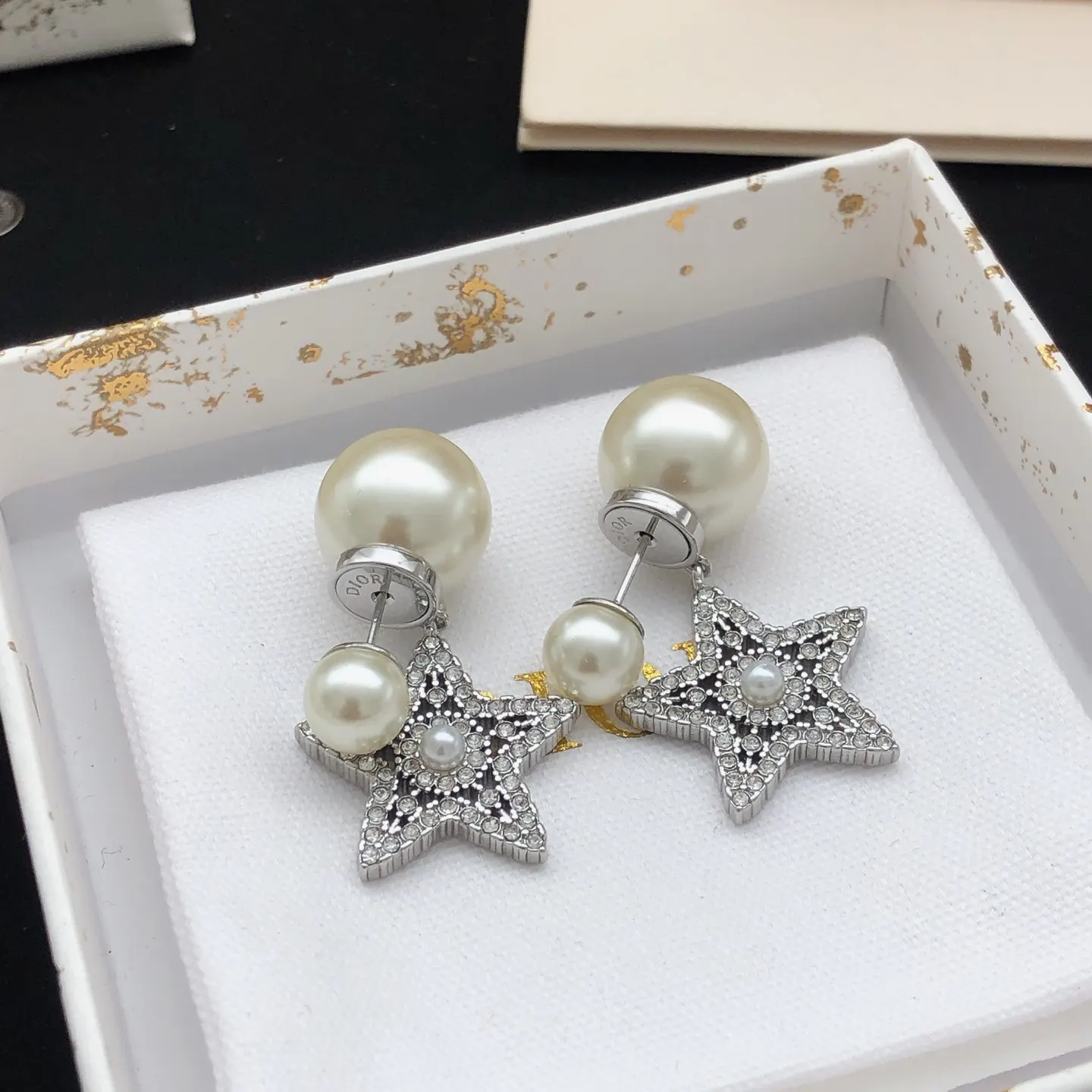 Dior 珍珠星形胸针耳饰套装