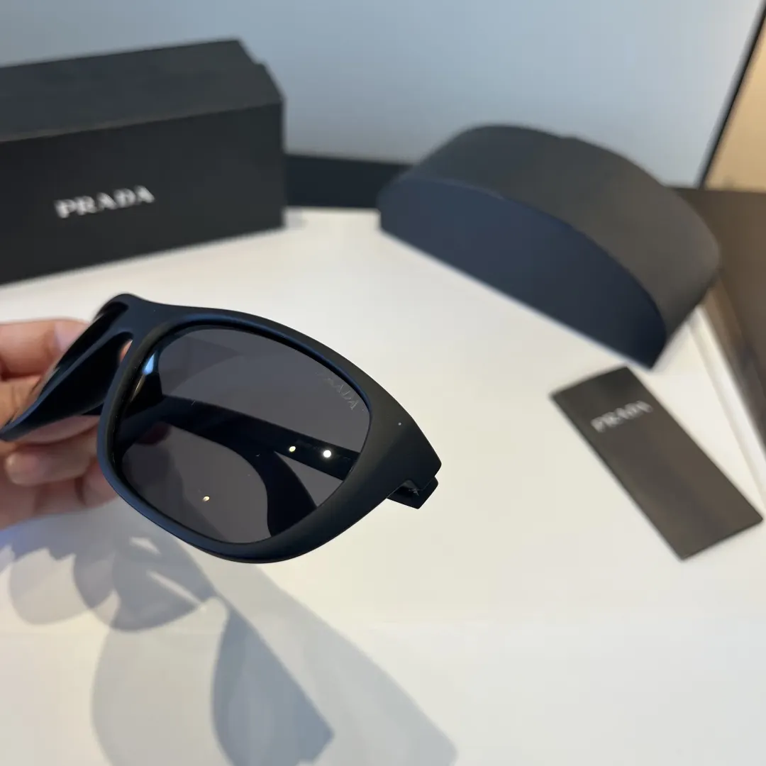 Prada 太阳眼镜 时尚遮阳 太阳镜
