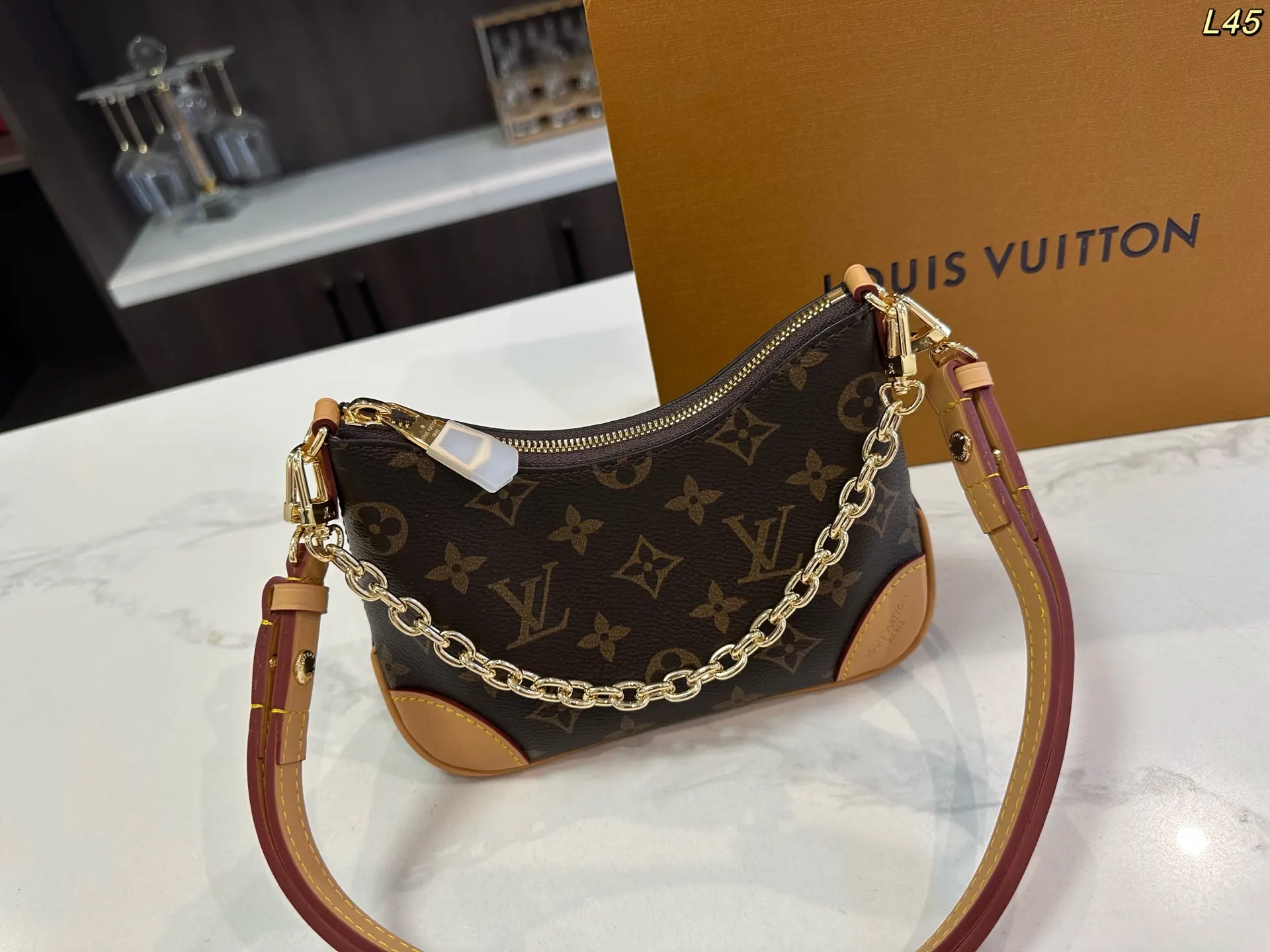 LV 老花 钢五金 迷 斜背包 輕便斜挎款