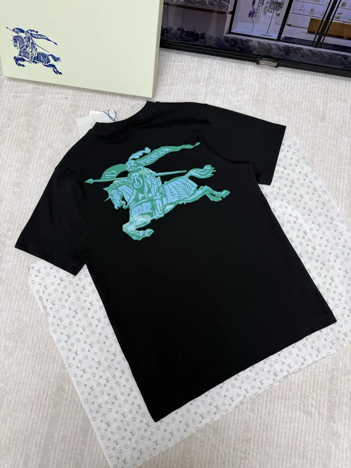Burberry Black Print Short Sleeve T-Shirt Casual Versatile Style Image 4 Burberry Black Print Short Sleeve T-Shirt Casual Versatile Style Image 4