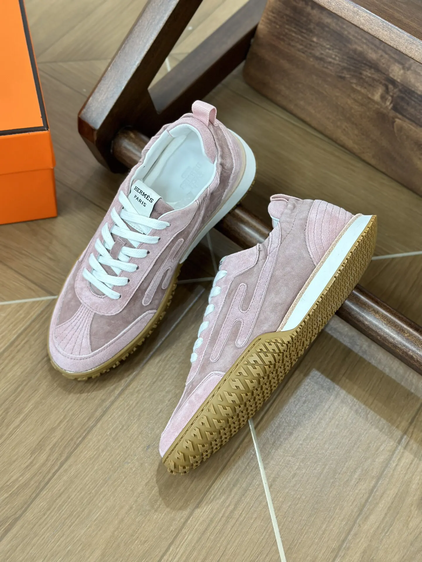 Hermès 粉色 运动鞋