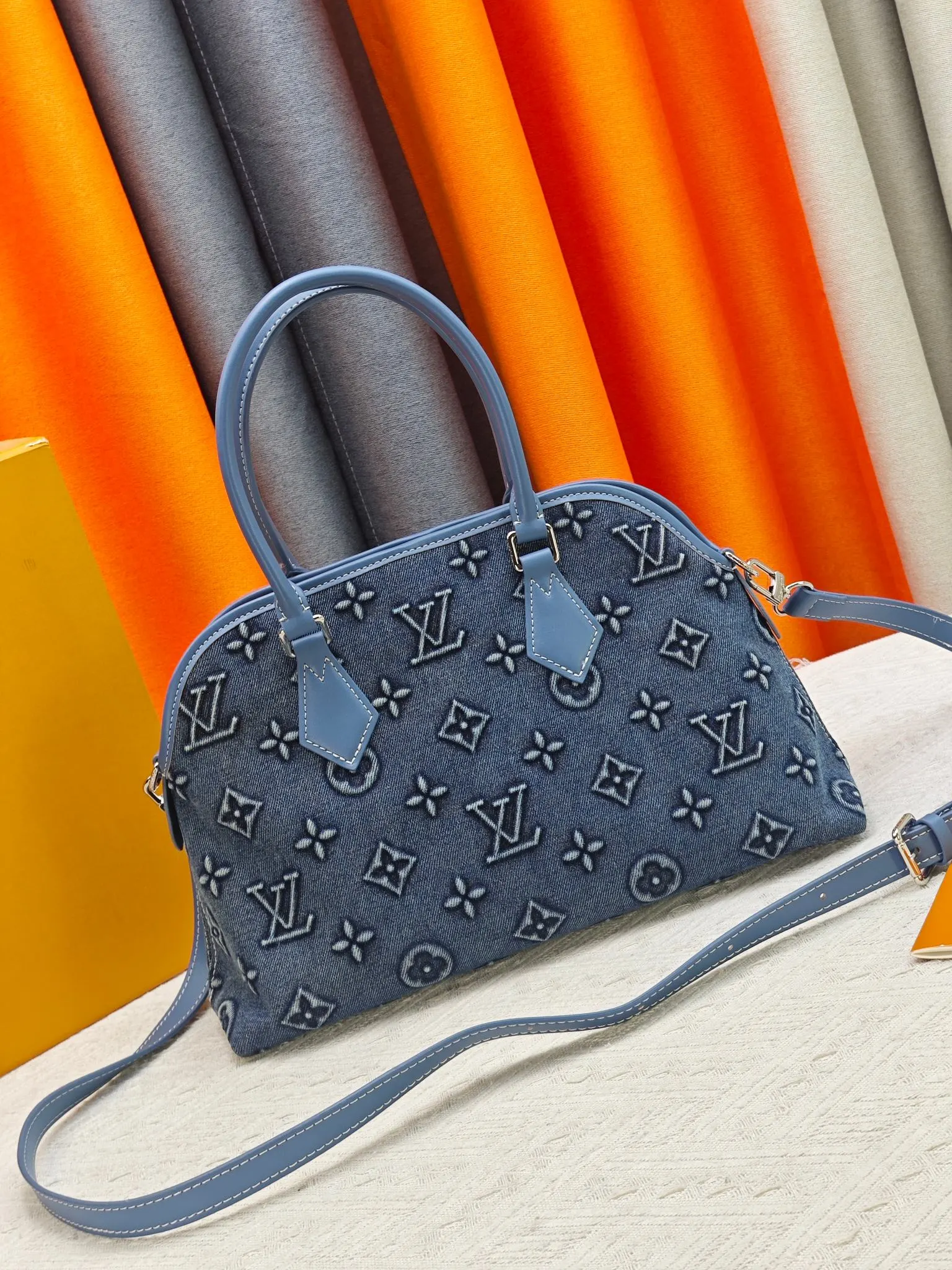 Louis Vuitton Monogram Chain Bag Leather