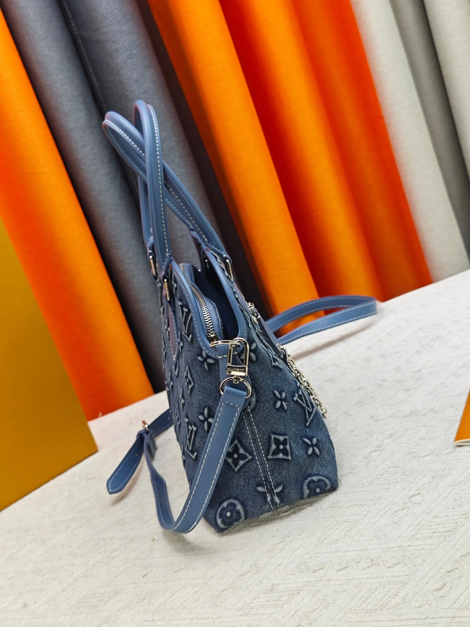 Louis Vuitton Monogram Chain Bag Leather