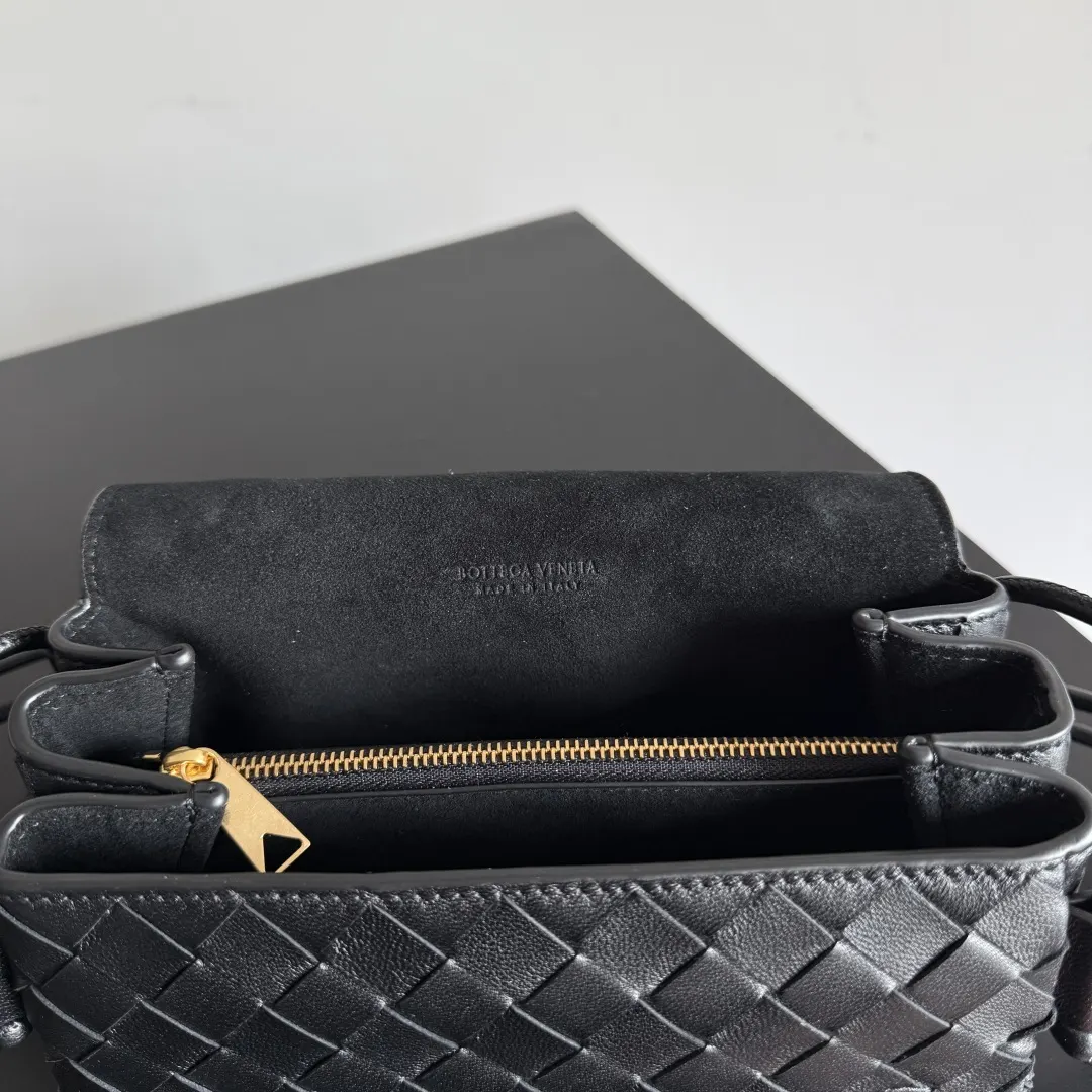 Bottega Veneta 手拿包 精致手拿款