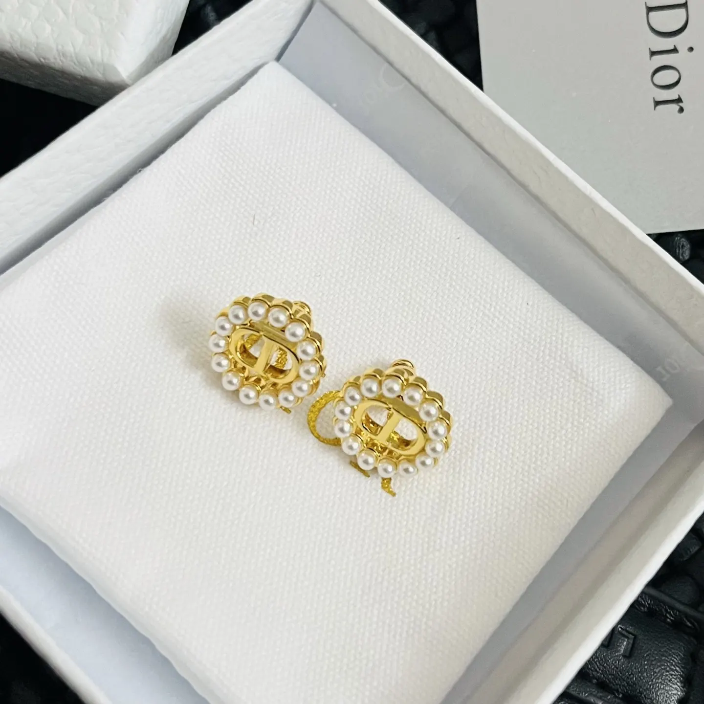Dior CD金色耳钉 简约精致 耳饰