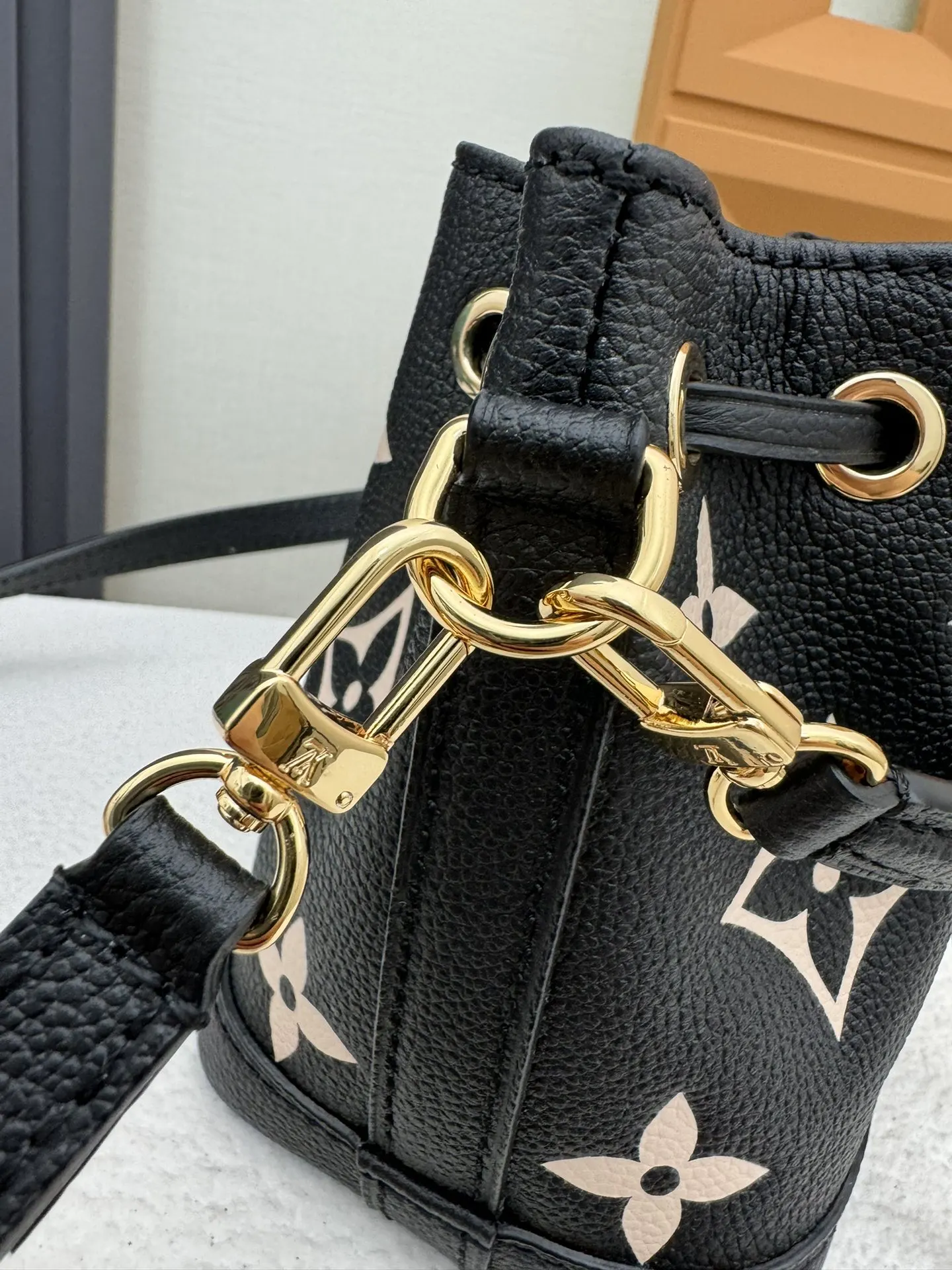 Louis Vuitton Bucket Bag Casual