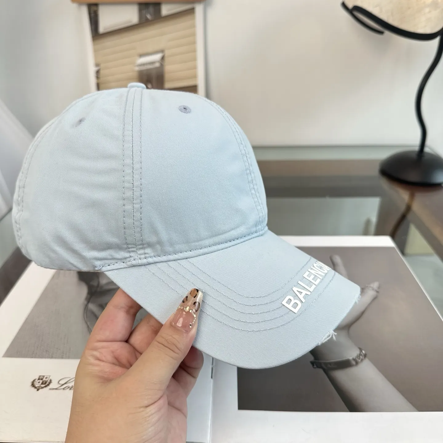 Balenciaga 字母 棒球帽 日常休闲款