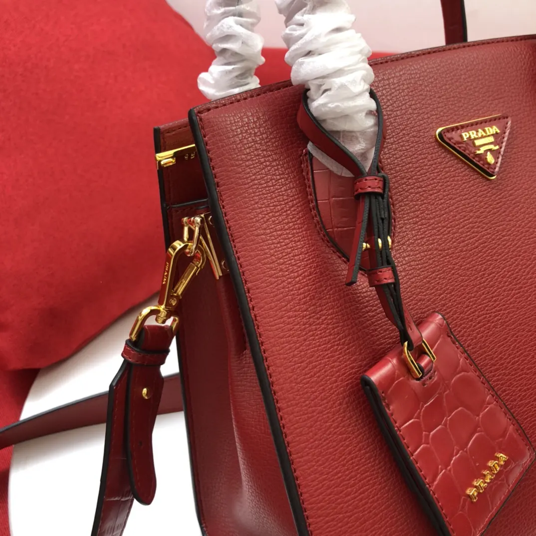 PRADA 鳄鱼皮 牛皮 手提包 日常通勤款