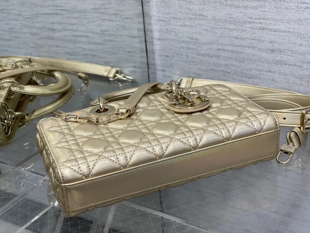 Dior 羊皮 进口 羊皮 内里采用 真羊皮绒横款戴妃包香槟金大 手提包 通勤手提款