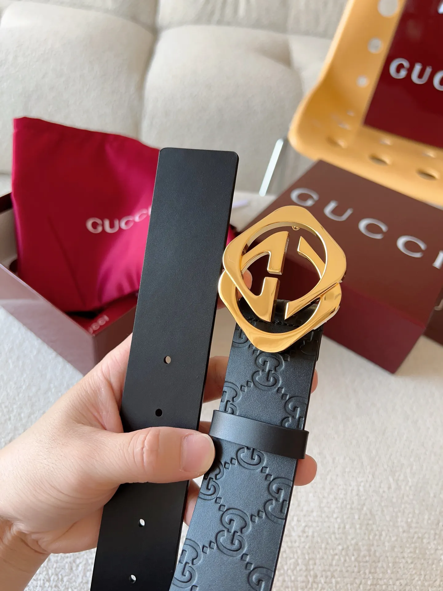 Gucci 双G扣牛皮双面腰带 商务休闲款