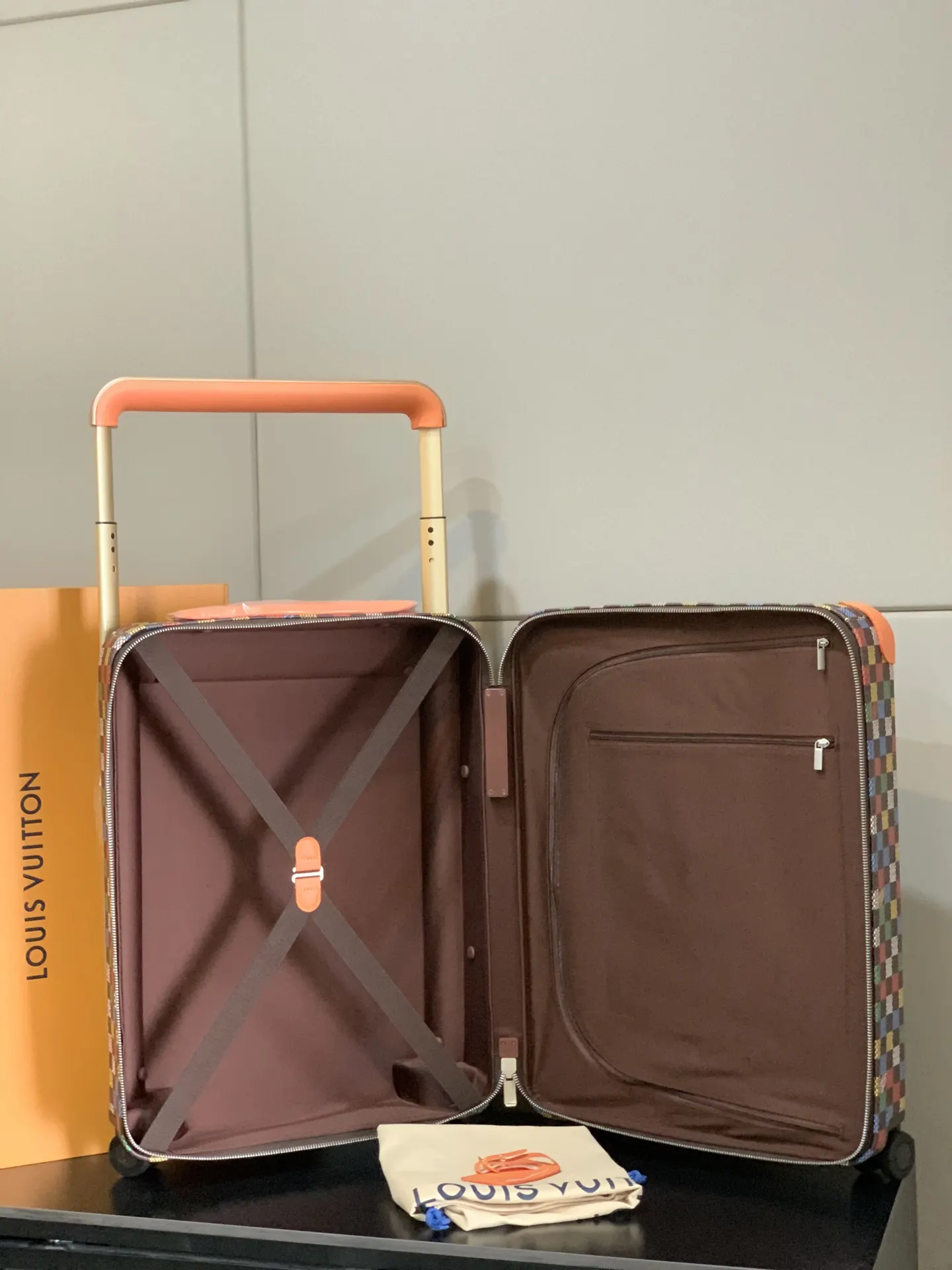 灰色 銀色 拉杆真皮包裹 行李箱 旅行拉杆款 輕便出行款