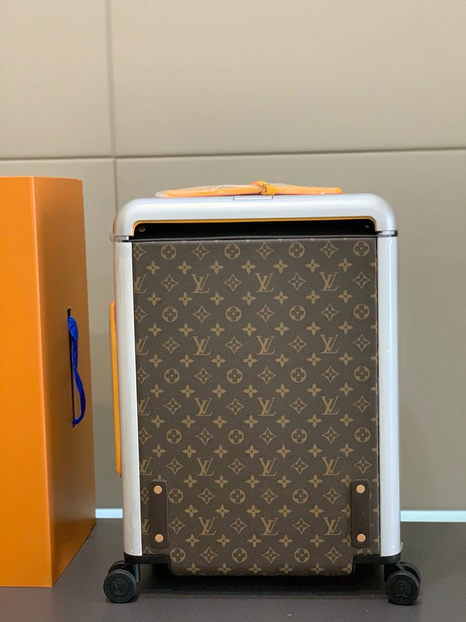 拉杆箱皮箱行李箱旅行箱登机箱 拉杆箱旅行箱 路易v 旅行拉杆款 轻便出行款