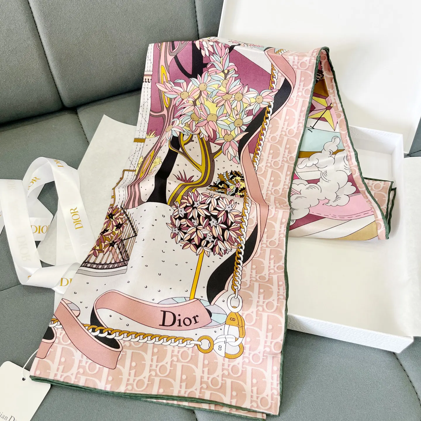Dior 黑色 金色 粉色 老花 丝巾 优雅搭配
