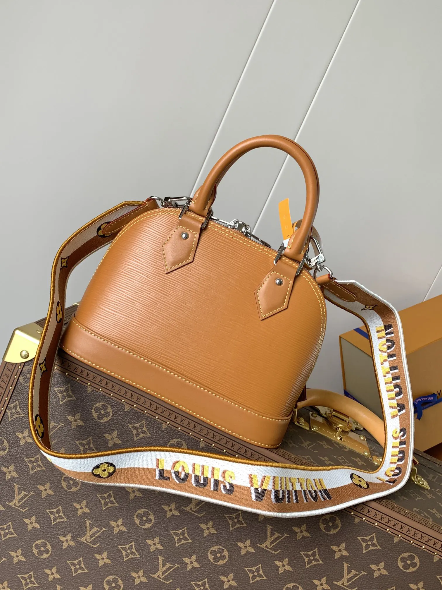 LV Alma 橙色老花貝殼包 小號款(數字12) LV Alma 橙色老花貝殼包 小號款(數字12)