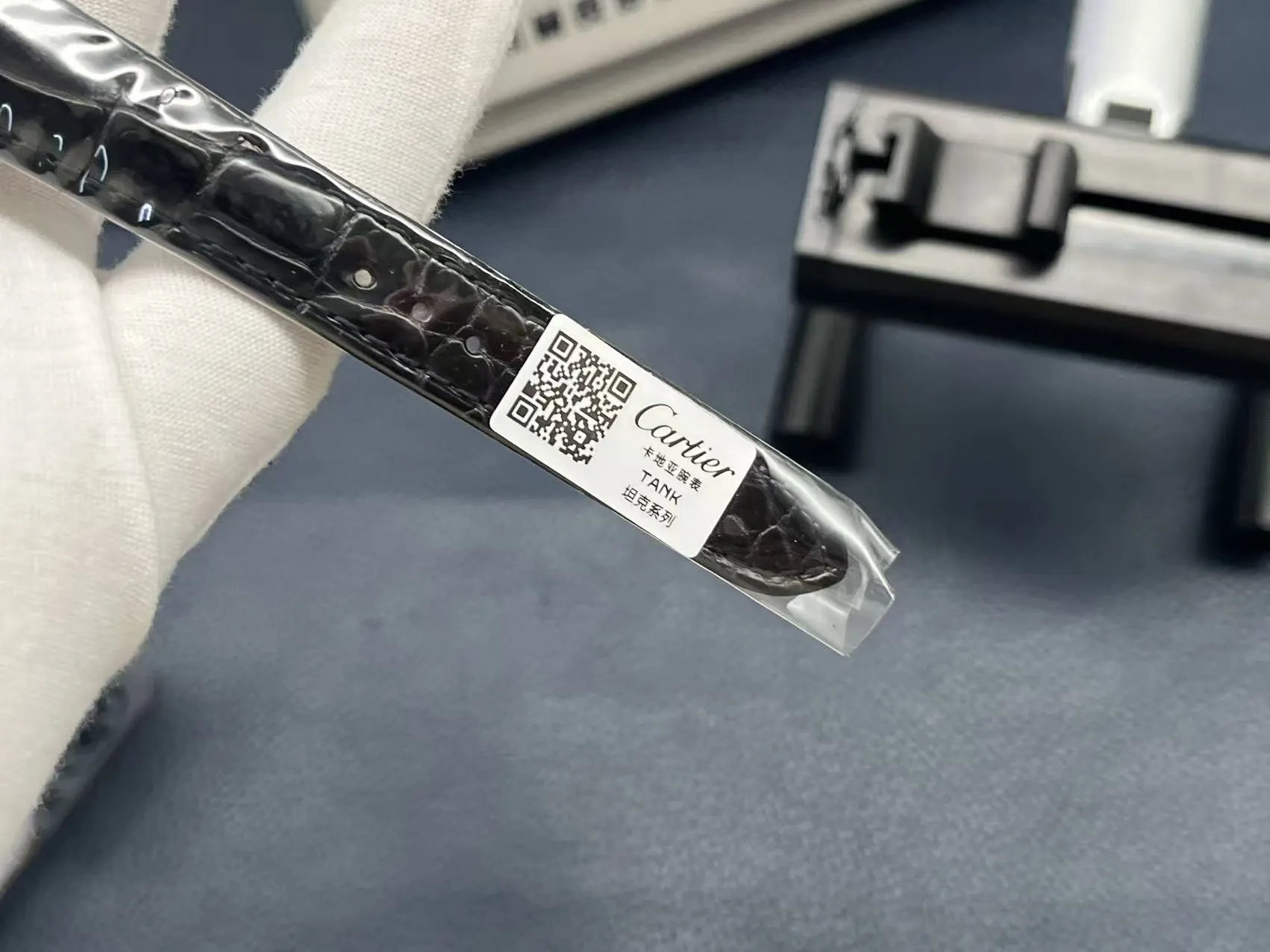 Cartier 鳄鱼皮 手表 经典腕表款
