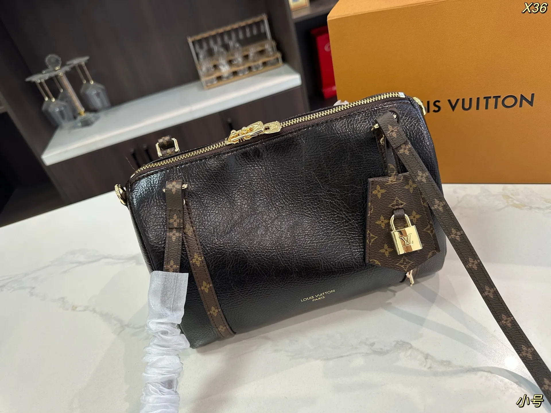 LV 斜挎包 轻便斜挎款