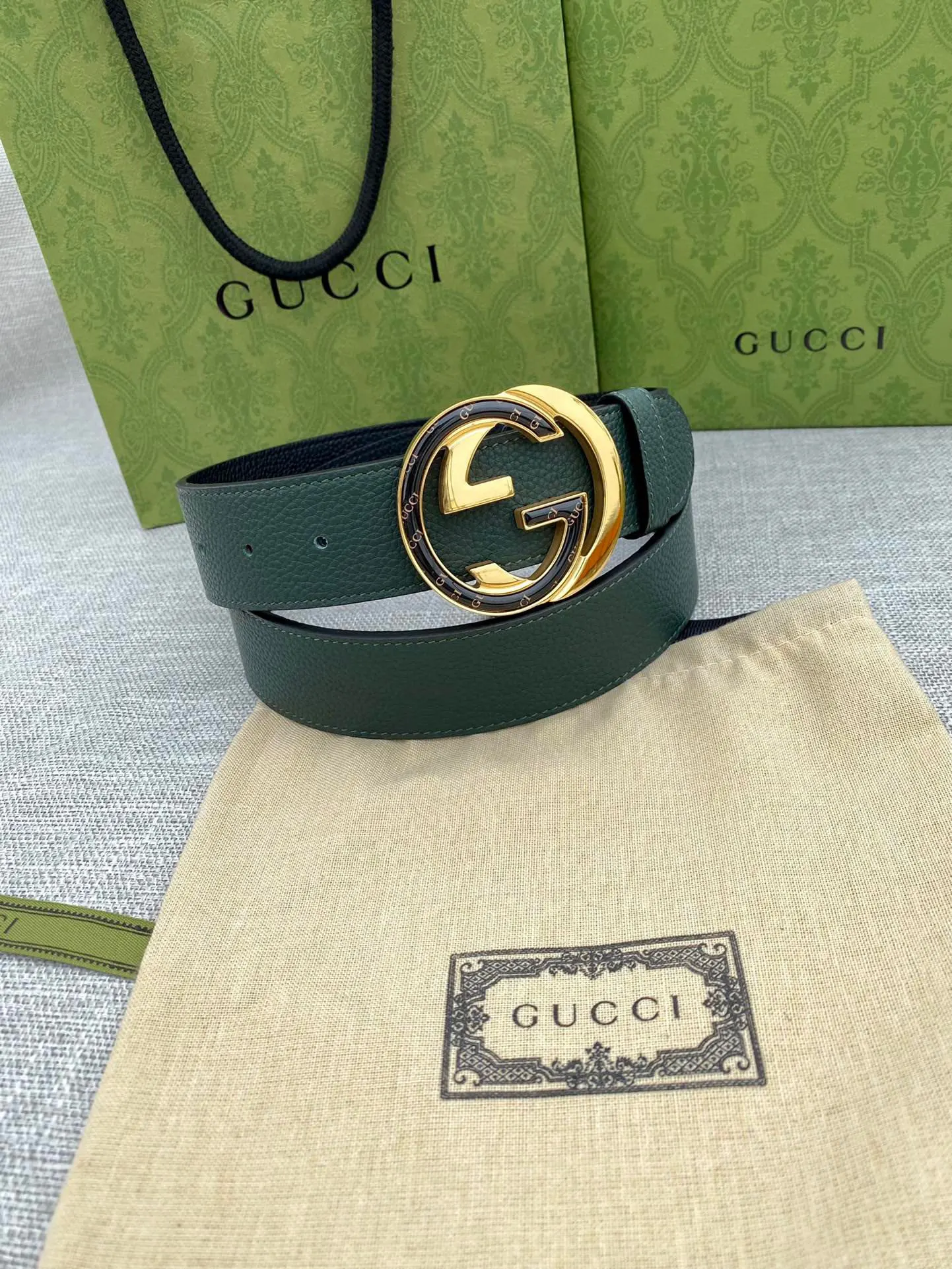 Gucci Marmont 双G扣牛皮双面腰带