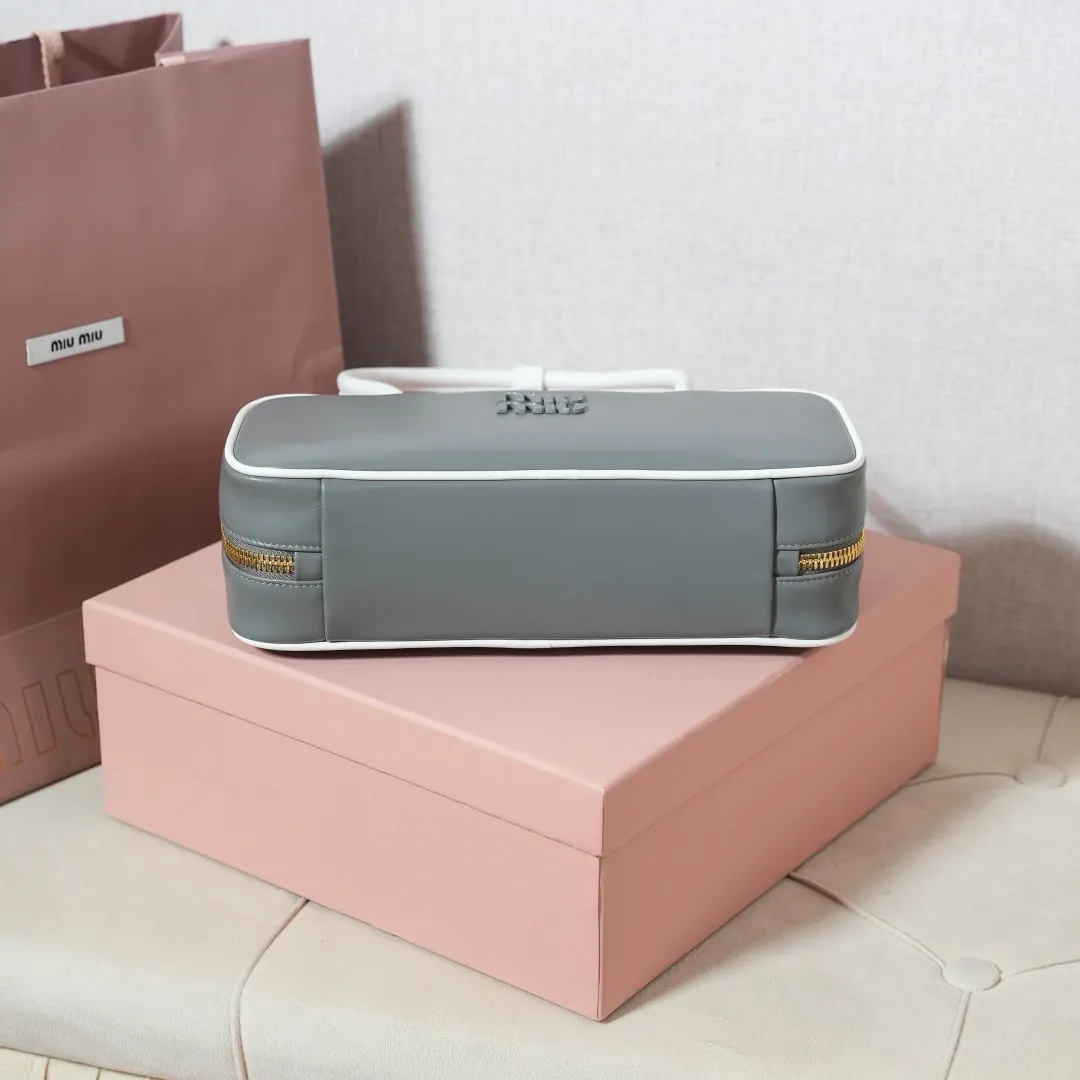 Miu 小牛皮 手提包 通勤手提款