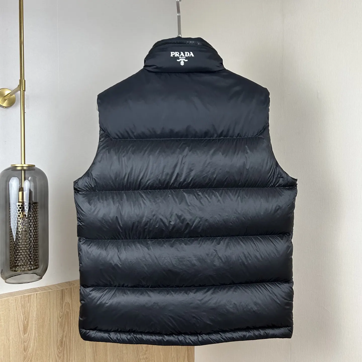 PRADA 三角标 羽绒服 通勤休闲款