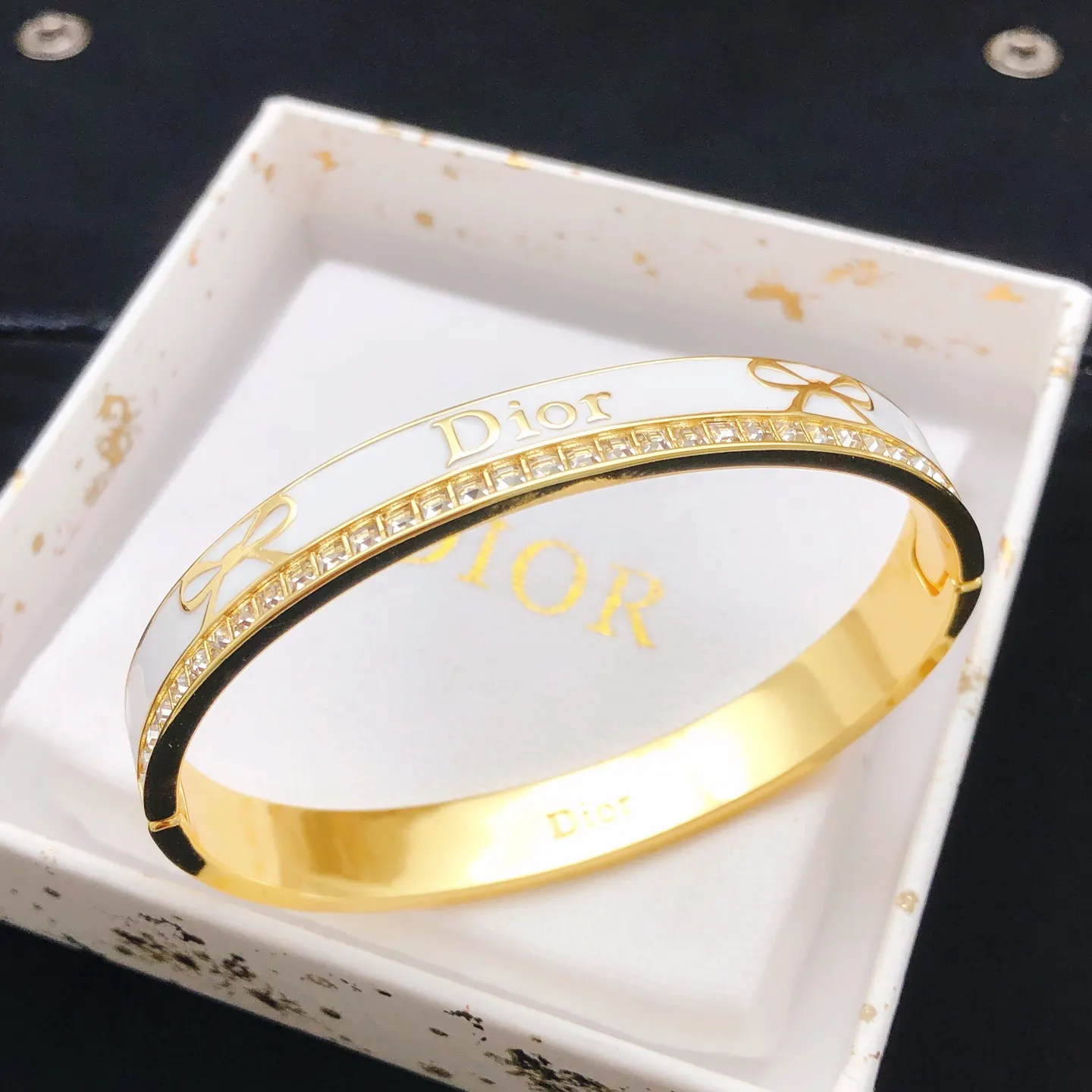 Dior 白色 手镯 精致腕饰