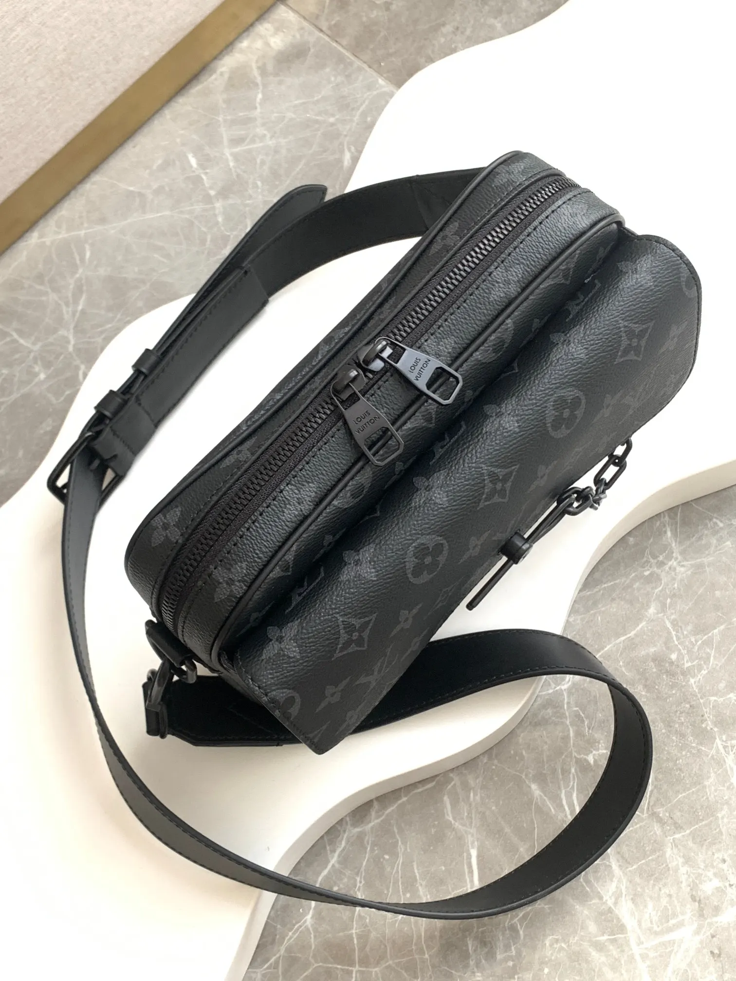 LV 牛皮 动态 加强版 黑色花纹 鏈條包 精致鏈條款