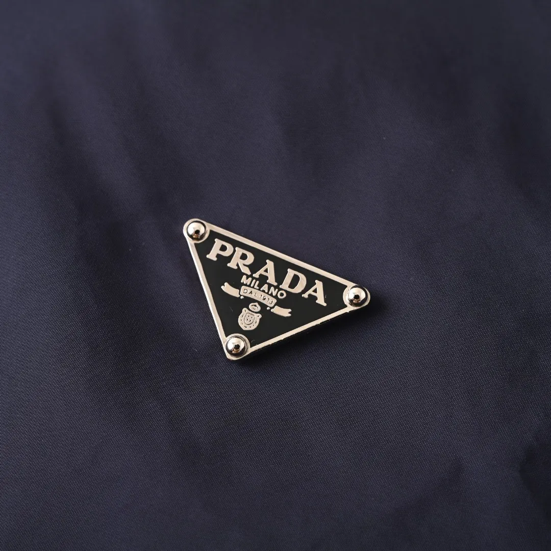 PRADA Re-Nylon尼龙 三角标 外套 通勤休闲款