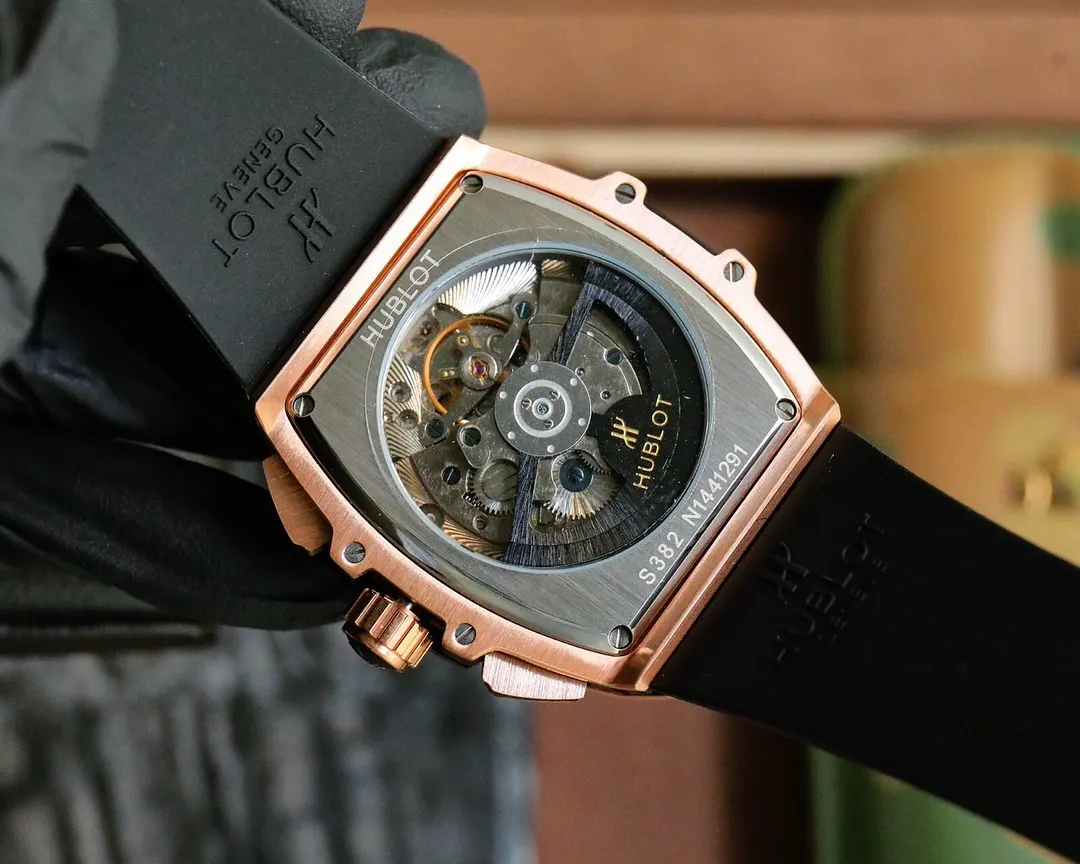 Watch Classic Image 9 Watch Classic Image 9